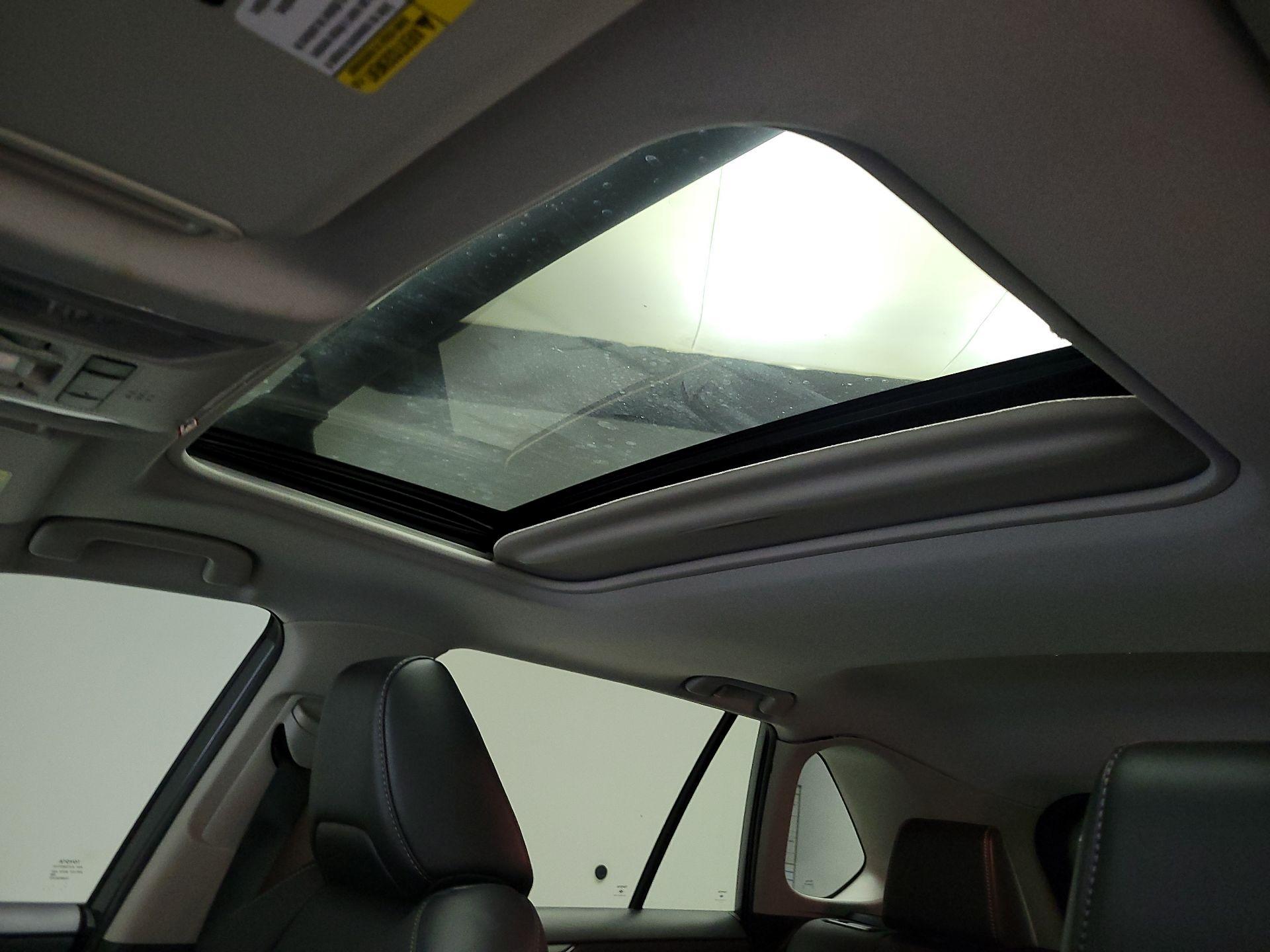 Thumbnail: 2021 Toyota RAV4 - 19