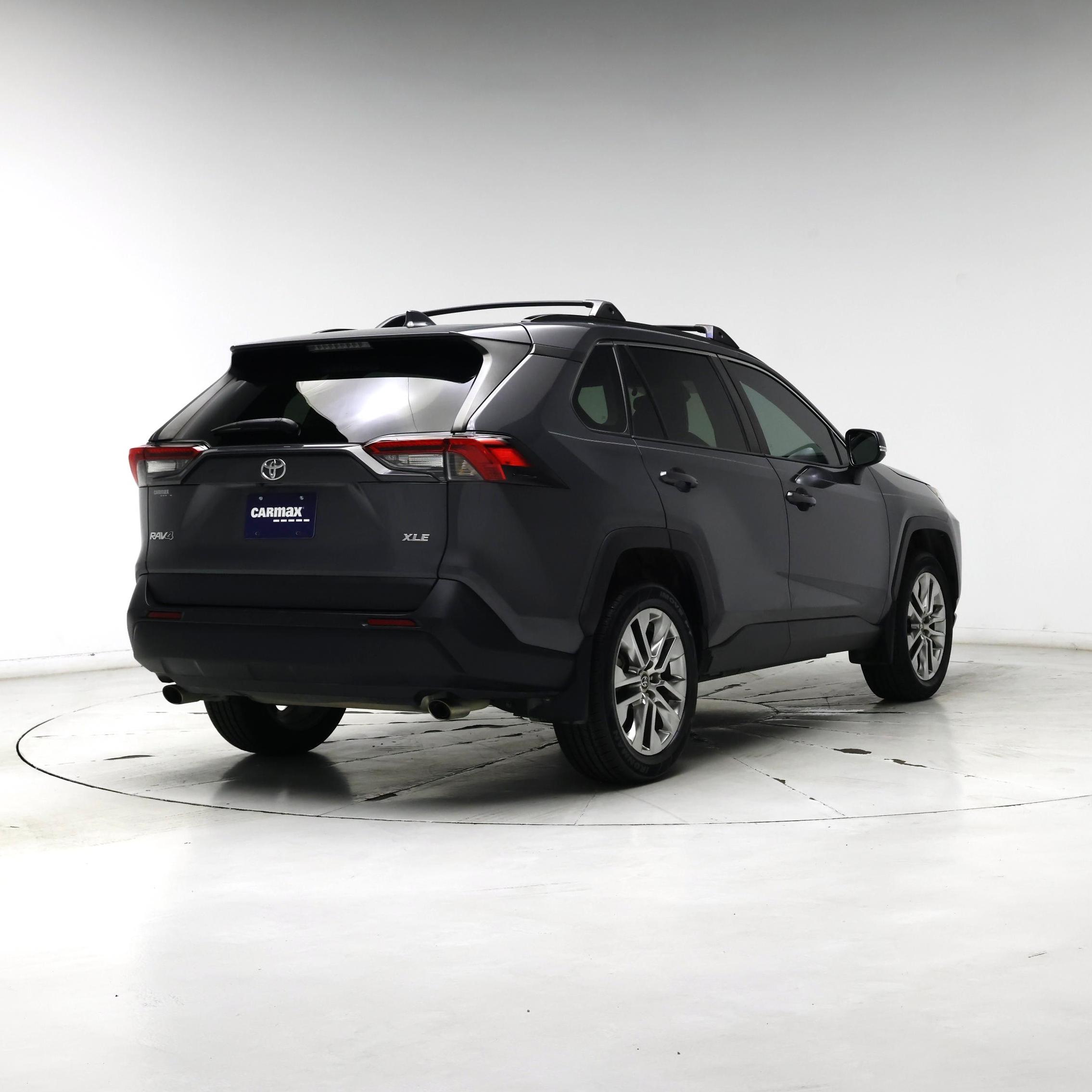 Thumbnail: 2021 Toyota RAV4 - 8