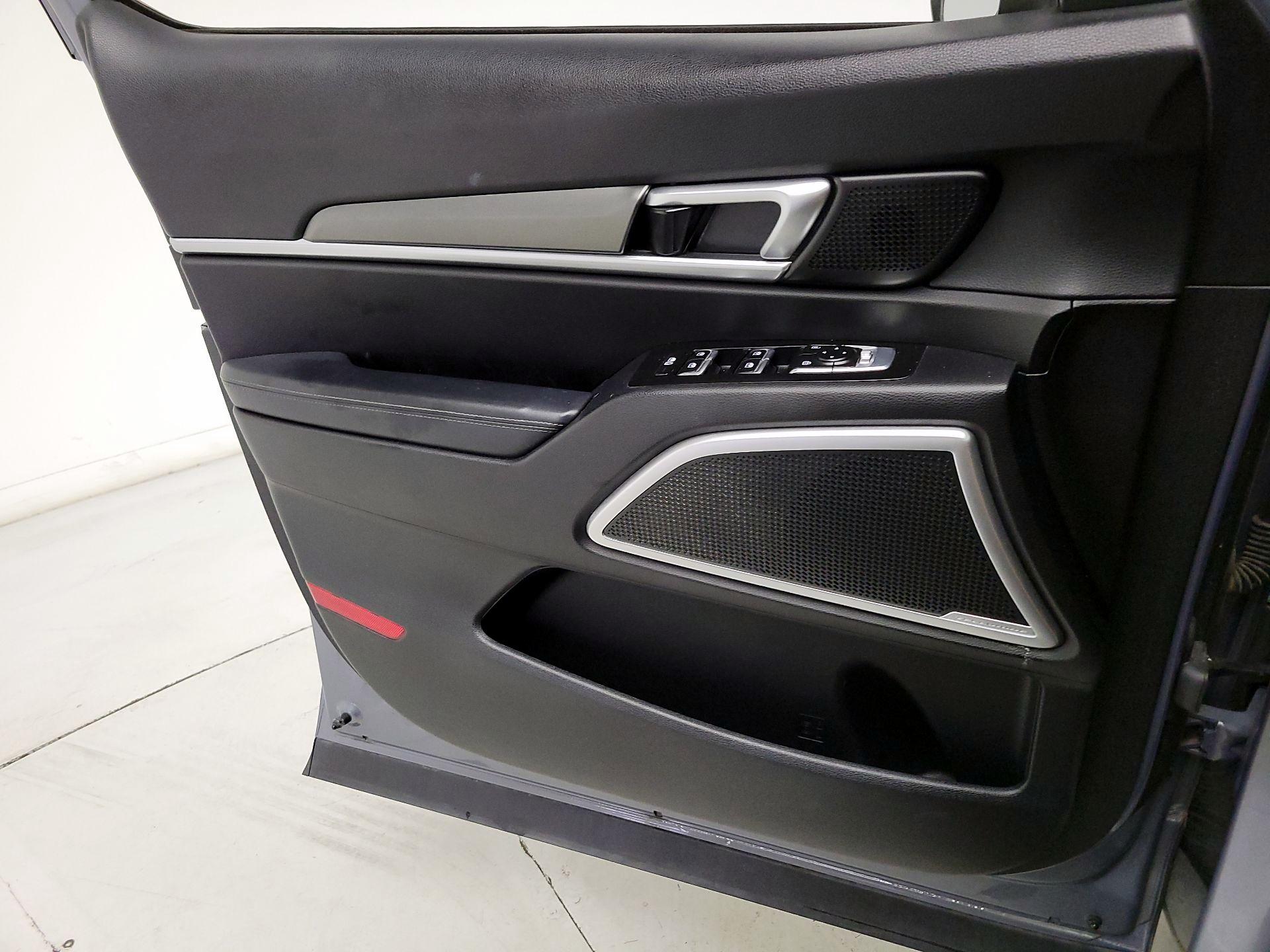 Thumbnail: 2020 Kia Telluride - 12