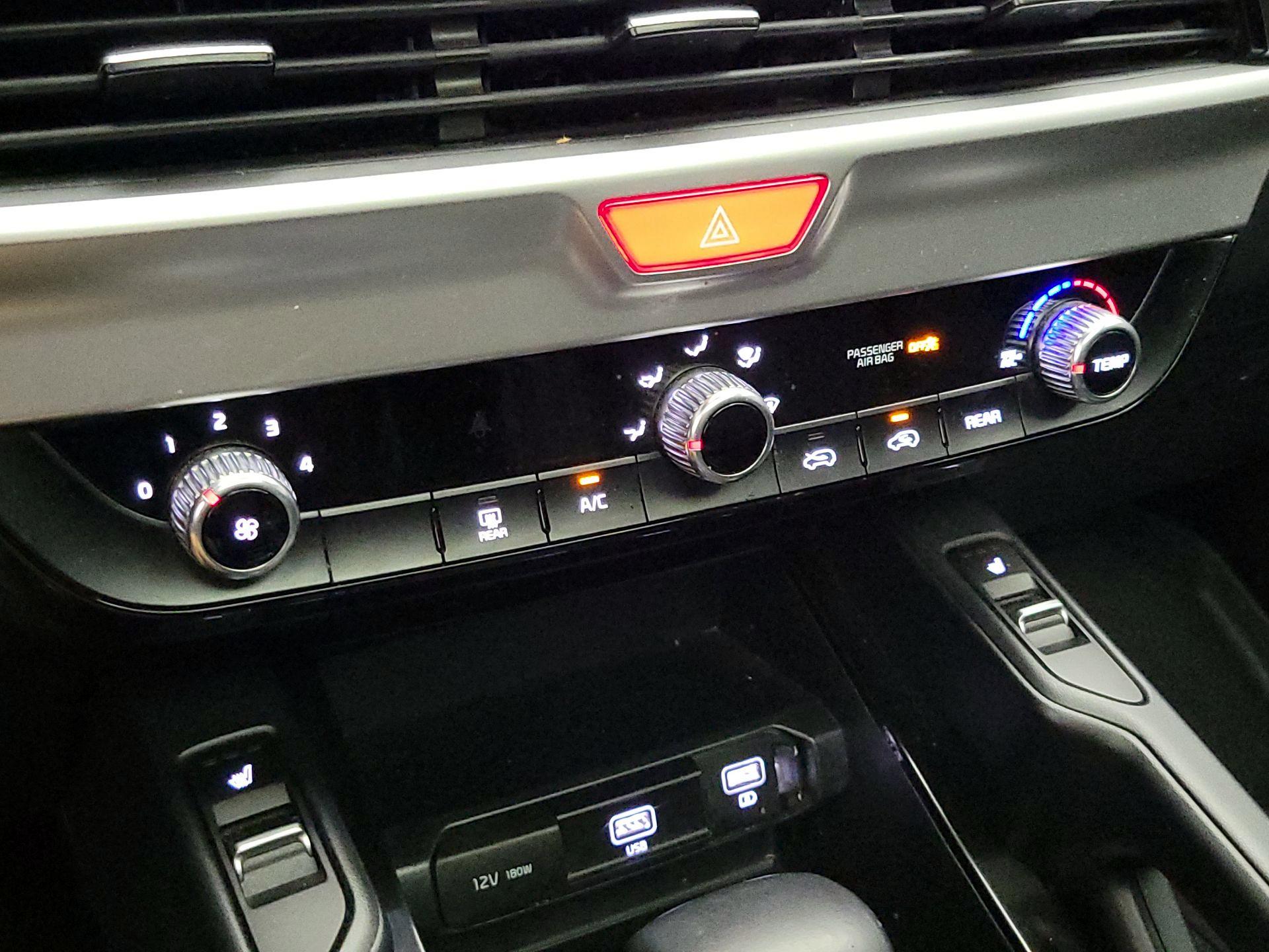 Thumbnail: 2020 Kia Telluride - 16