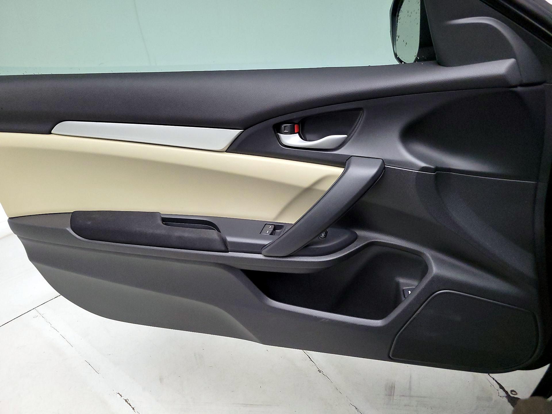 Thumbnail: 2017 Honda Civic - 12