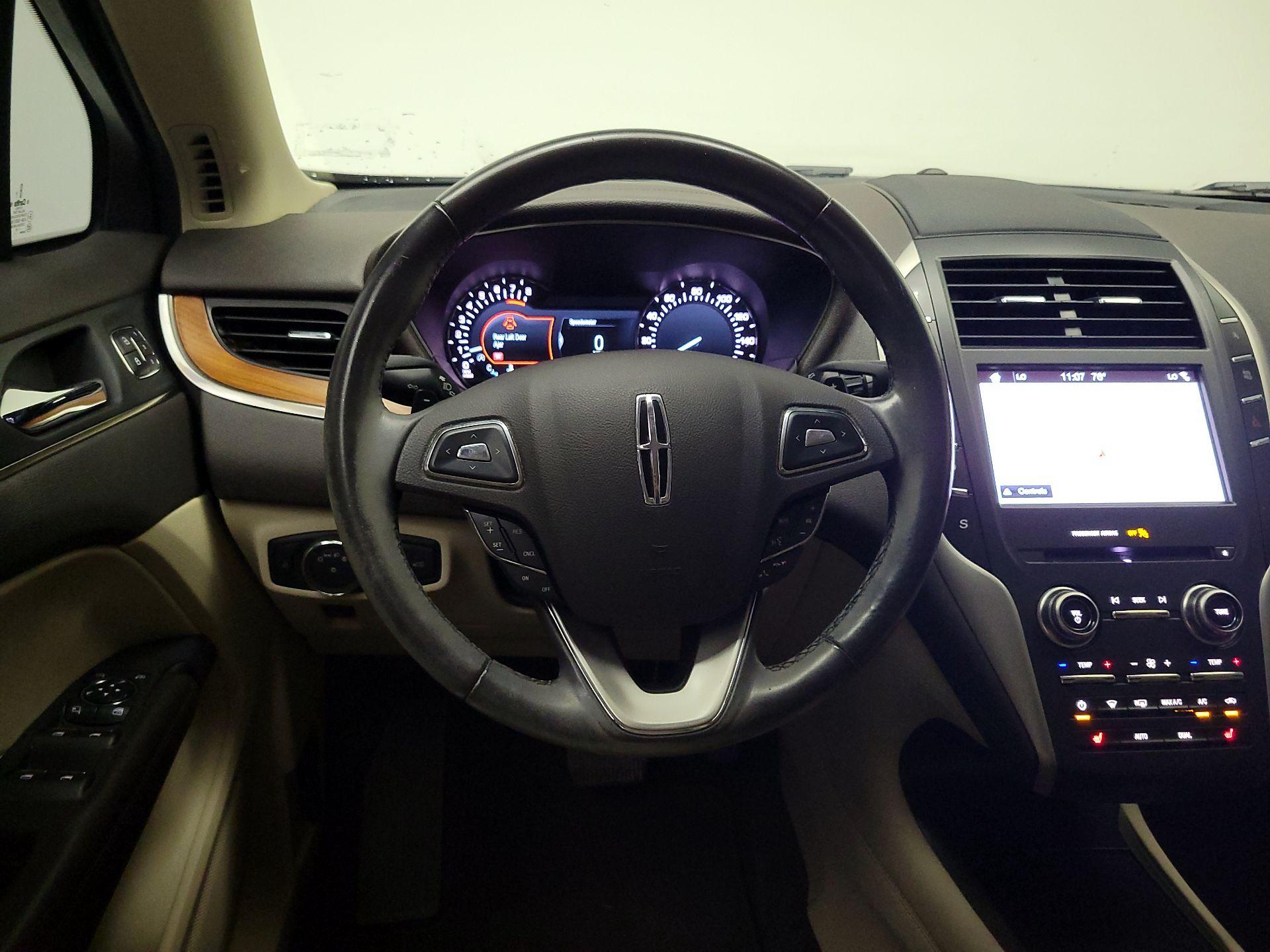 Thumbnail: 2017 Lincoln MKC - 10