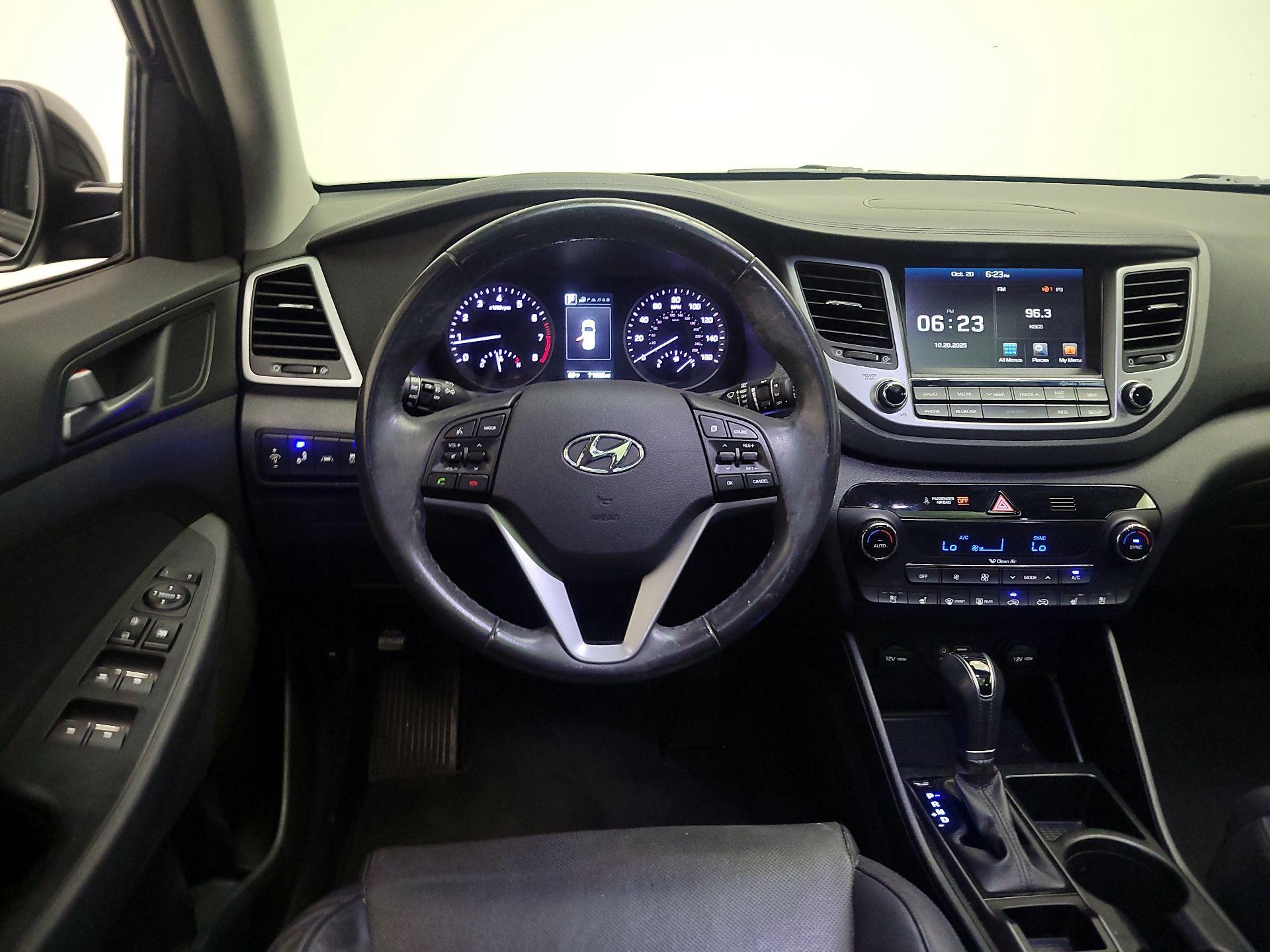 Thumbnail: 2016 Hyundai Tucson - 10