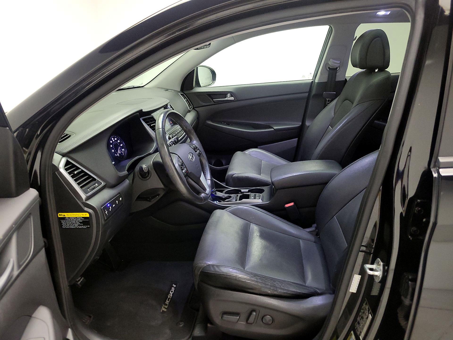 Thumbnail: 2016 Hyundai Tucson - 11