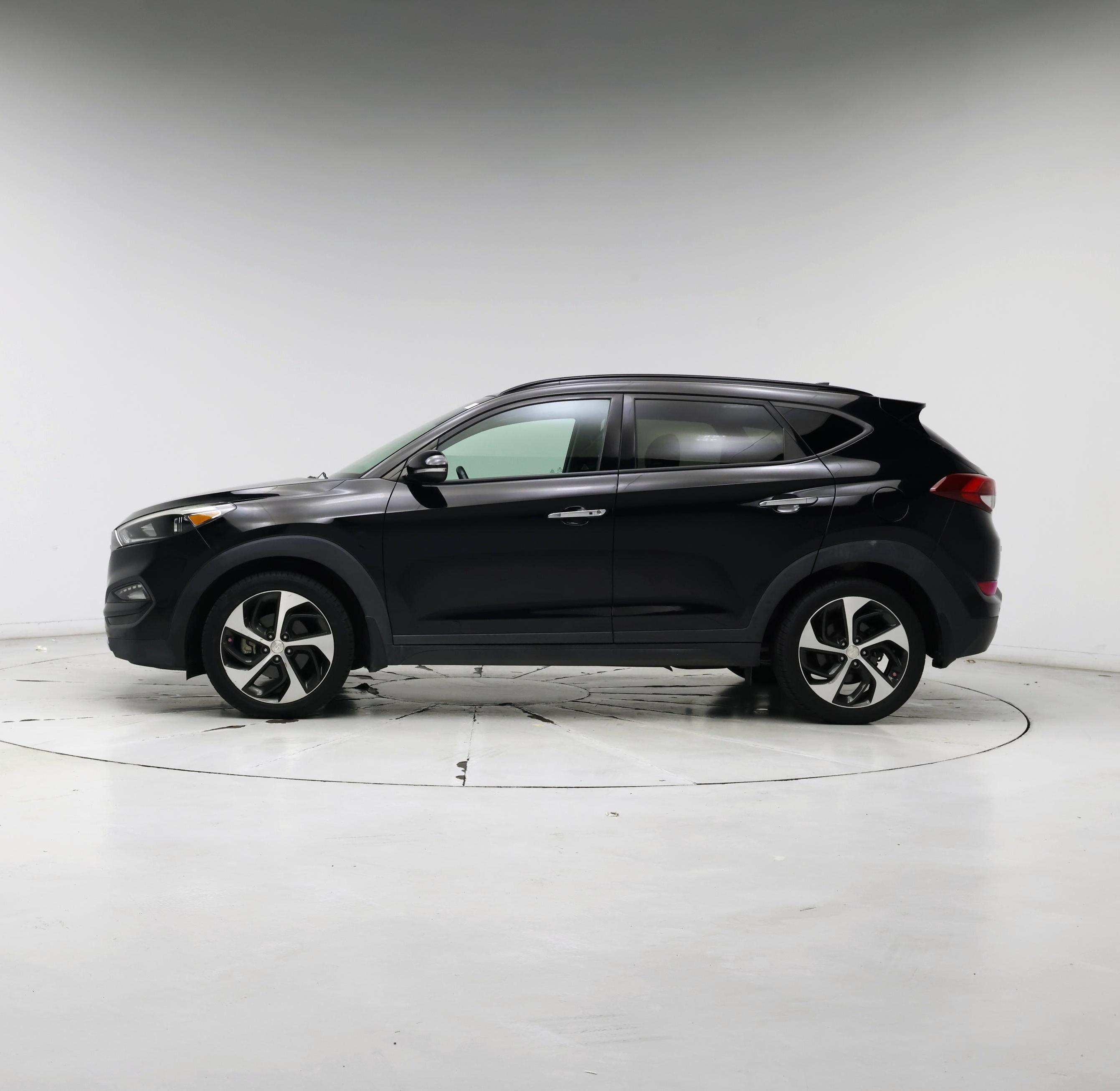 Thumbnail: 2016 Hyundai Tucson - 3