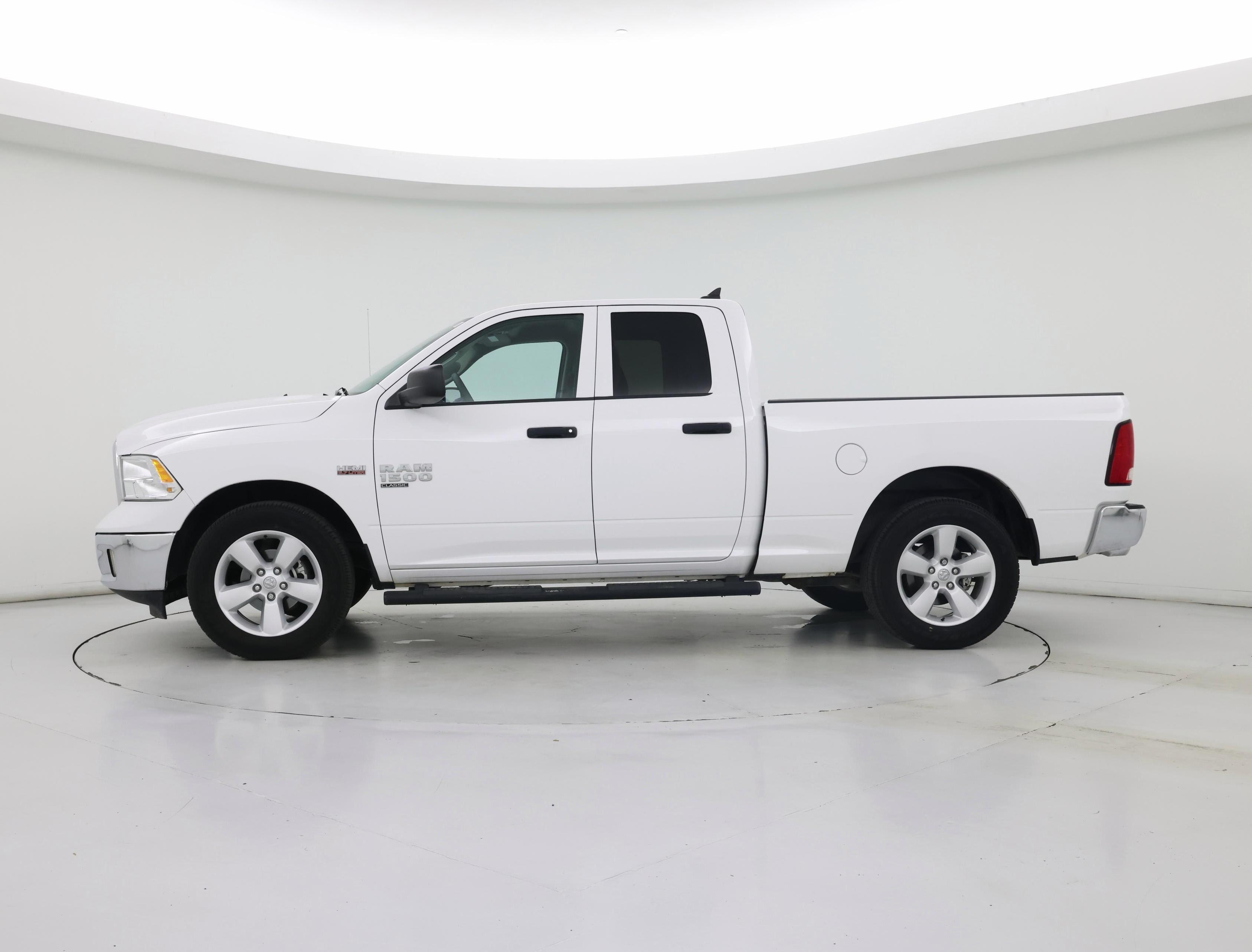 Thumbnail: 2024 RAM 1500 Classic - 3