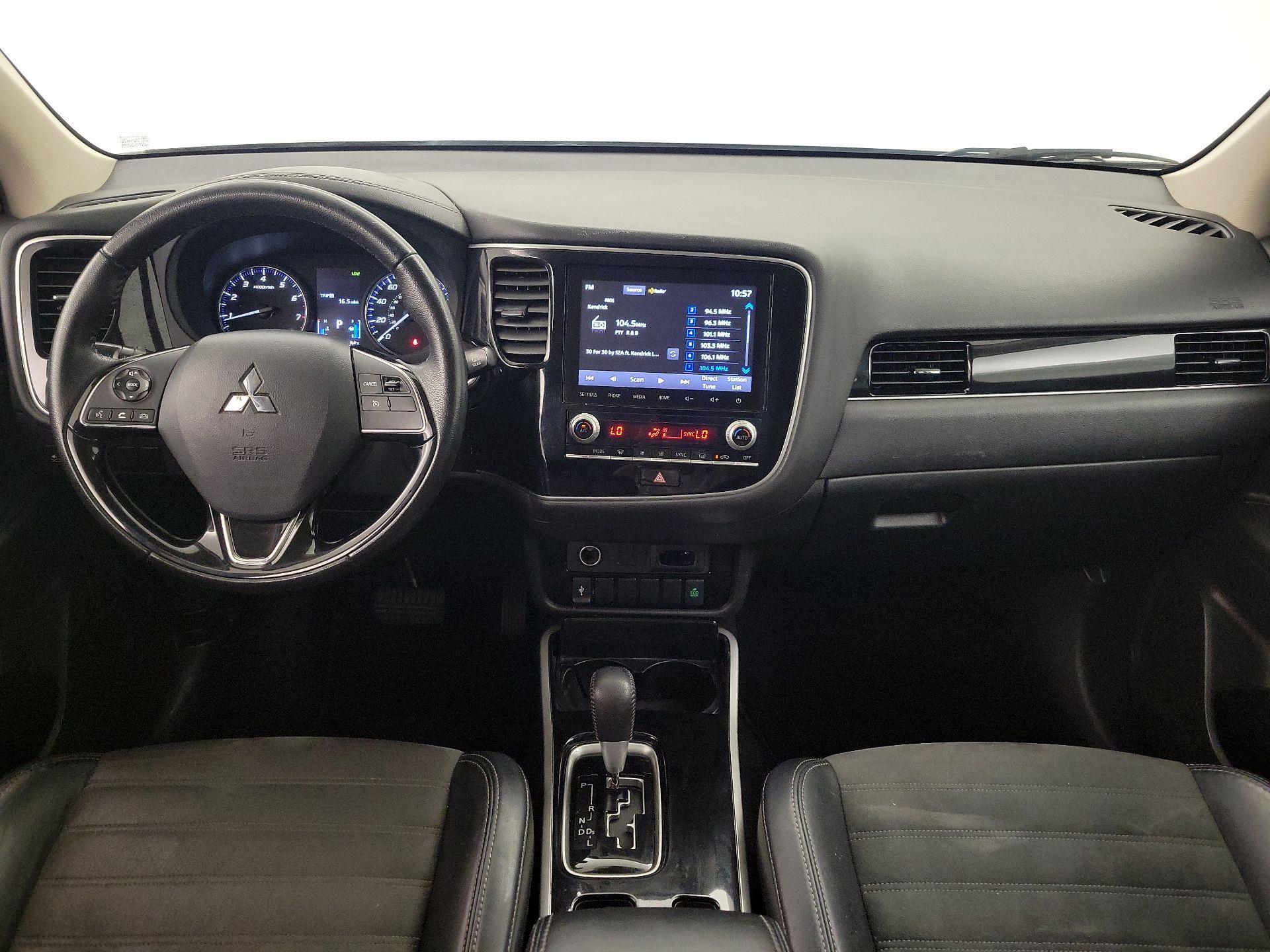 Thumbnail: 2020 Mitsubishi Outlander - 9