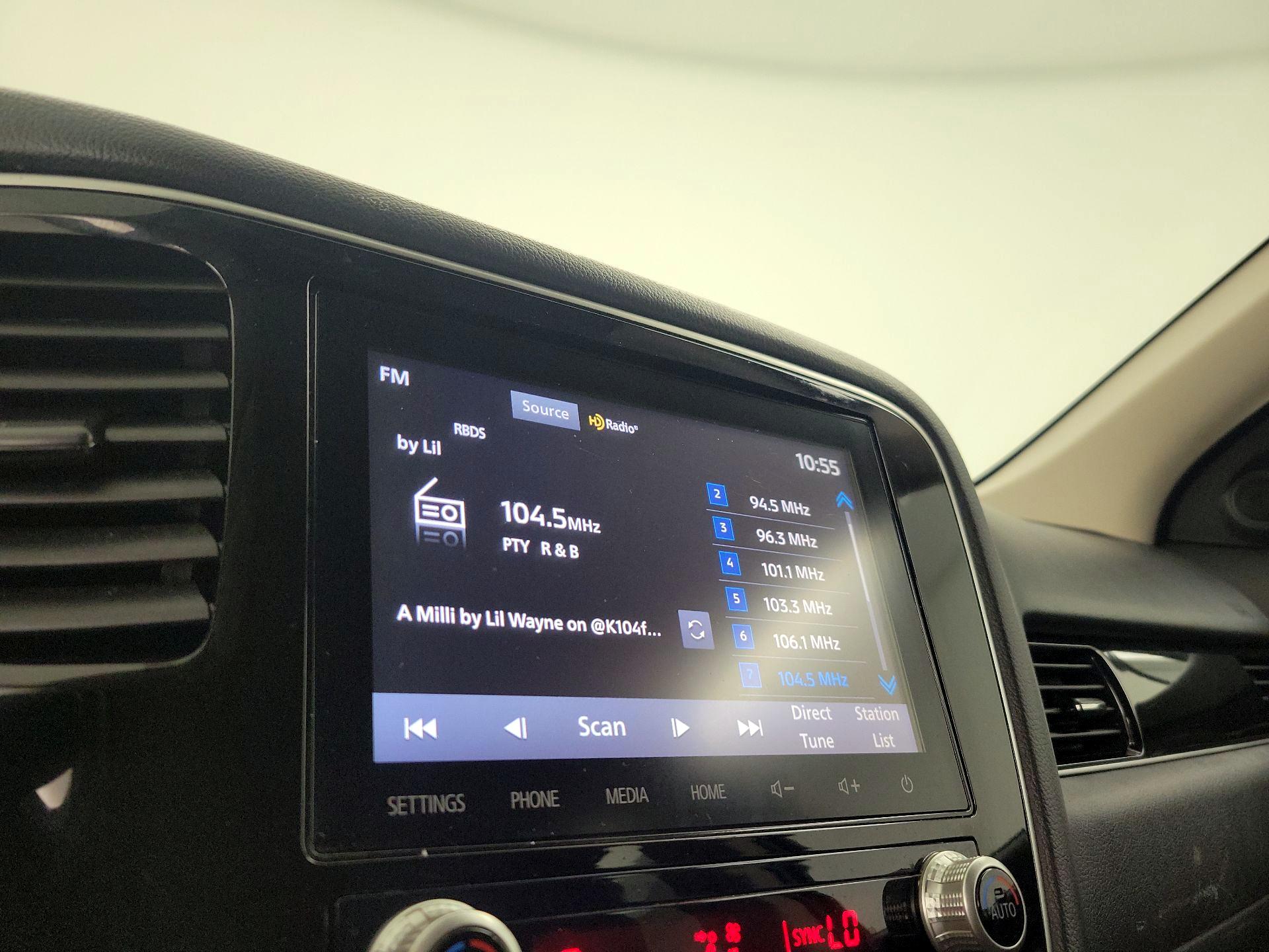 Thumbnail: 2020 Mitsubishi Outlander - 15