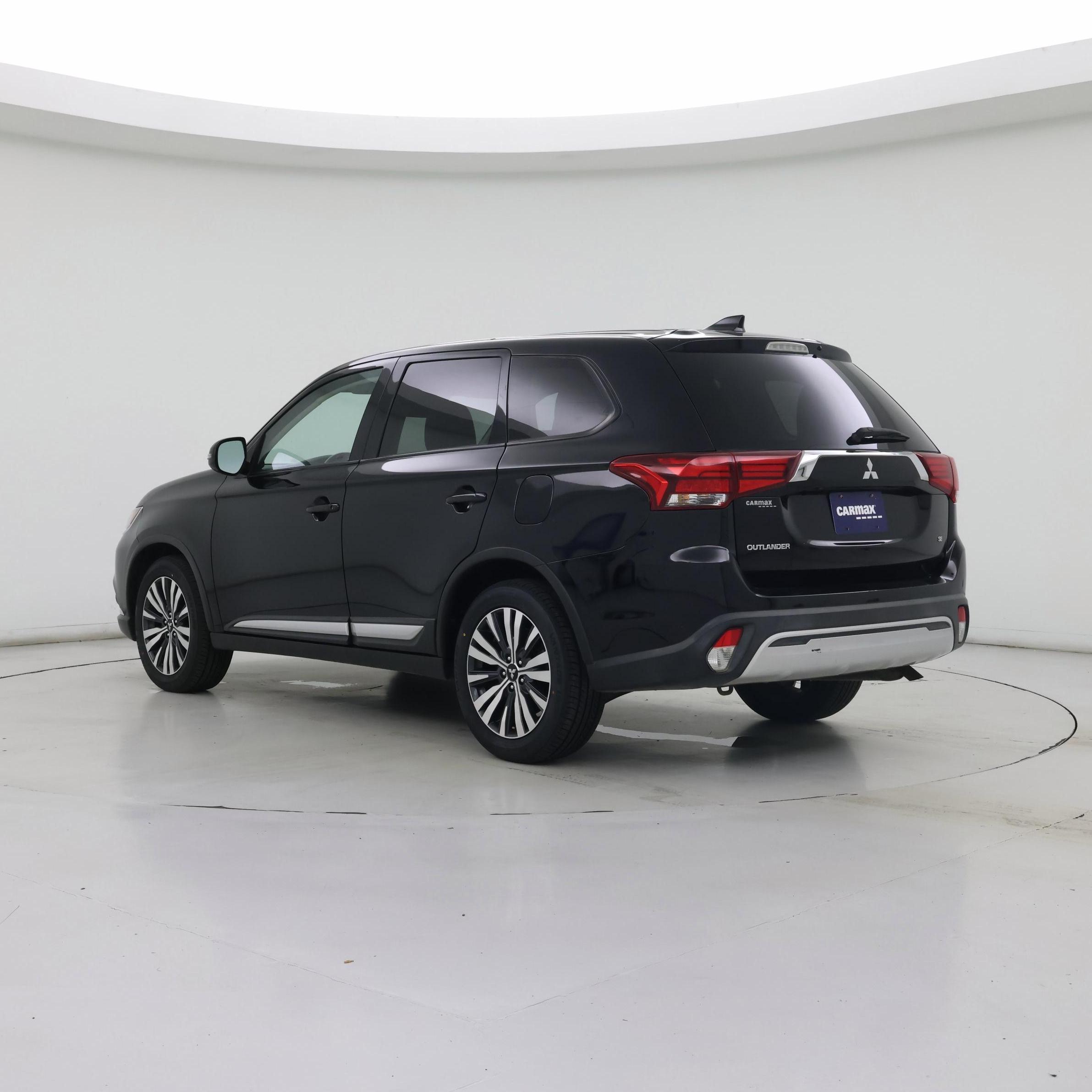 Thumbnail: 2020 Mitsubishi Outlander - 2