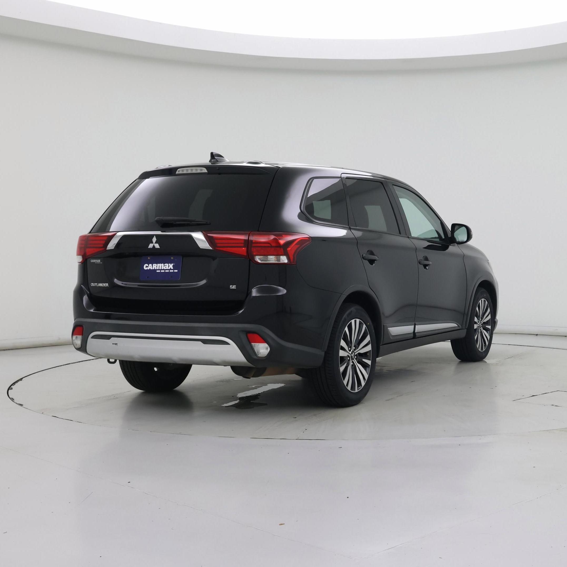 Thumbnail: 2020 Mitsubishi Outlander - 8