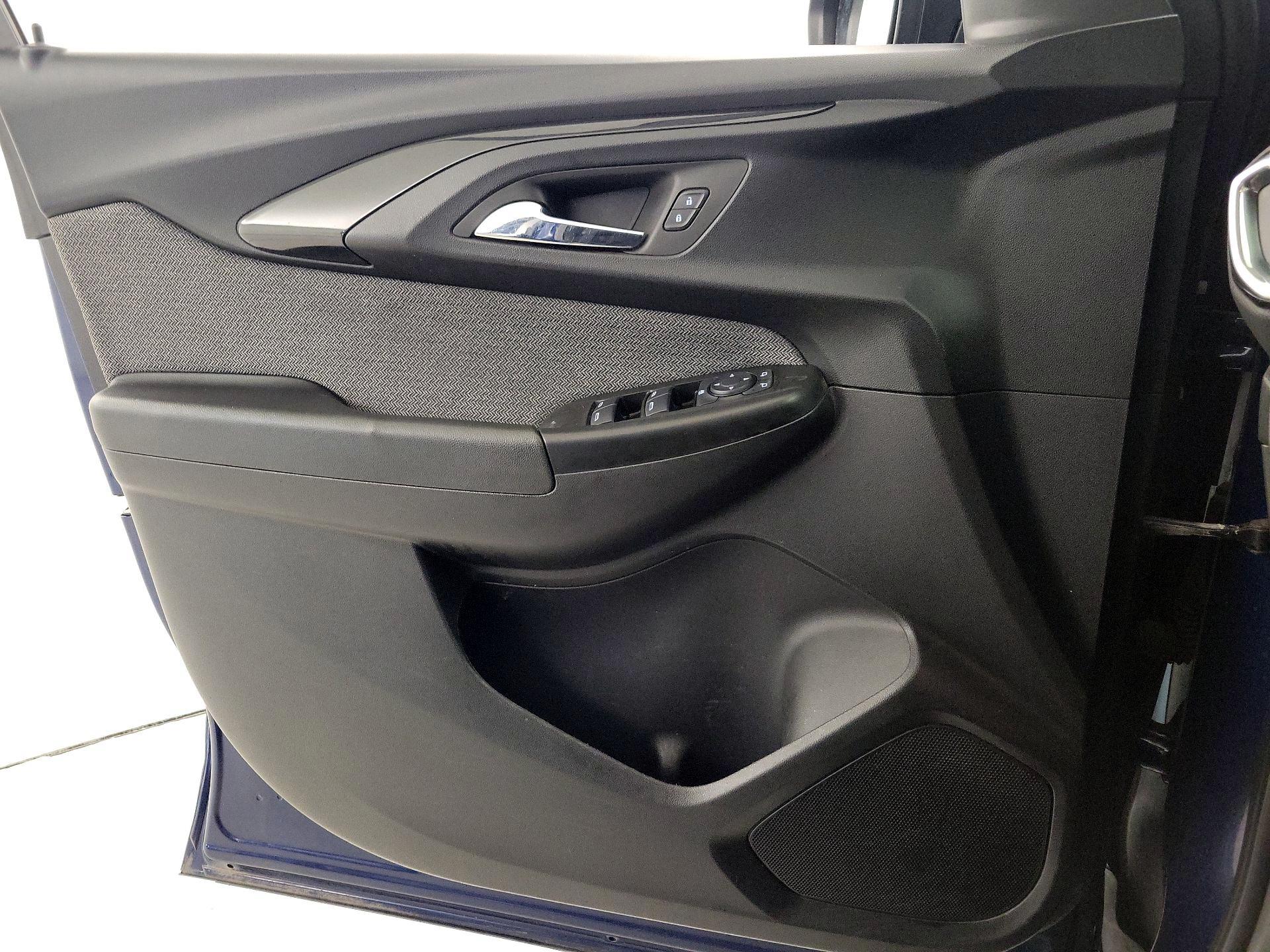 Thumbnail: 2023 Chevrolet TrailBlazer - 12