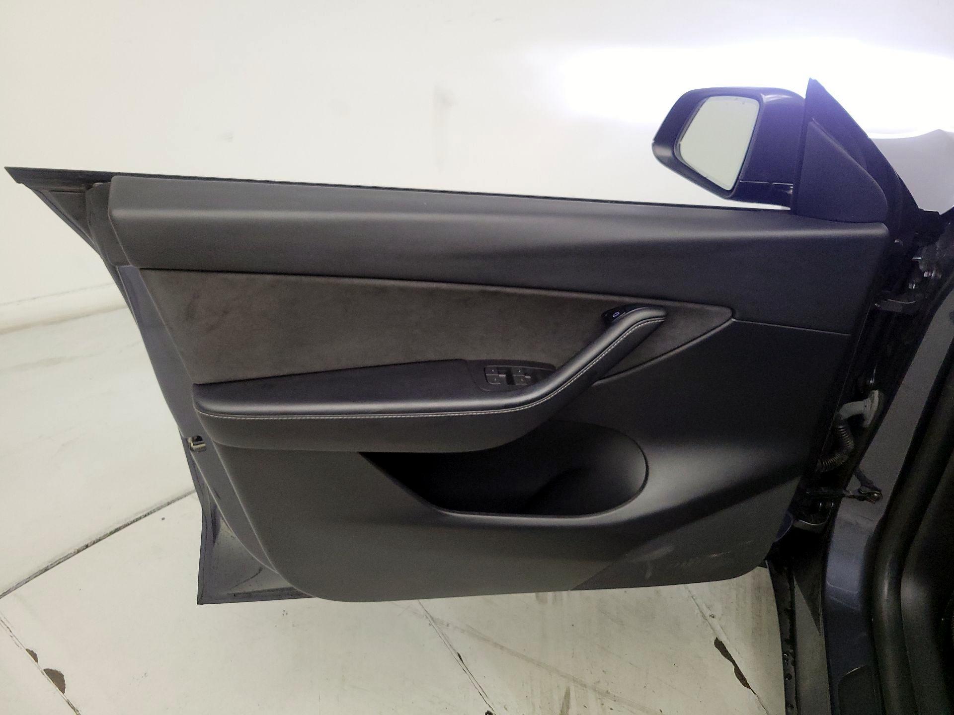 Thumbnail: 2021 Tesla Model Y - 12