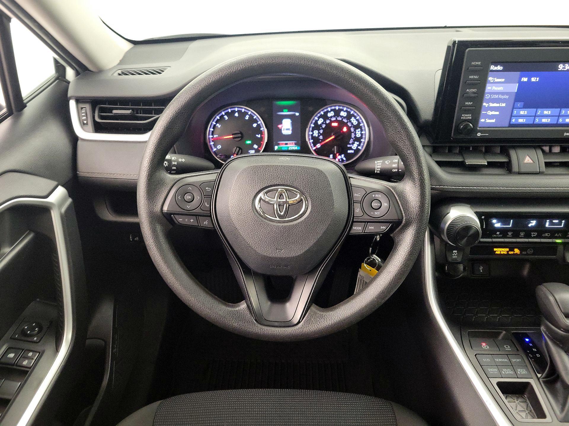 Thumbnail: 2022 Toyota RAV4 - 10