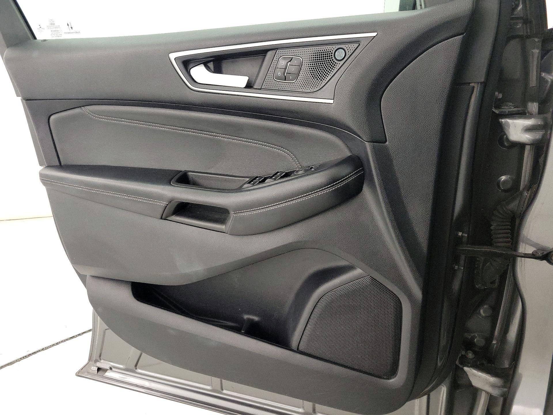 Thumbnail: 2022 Ford Edge - 12