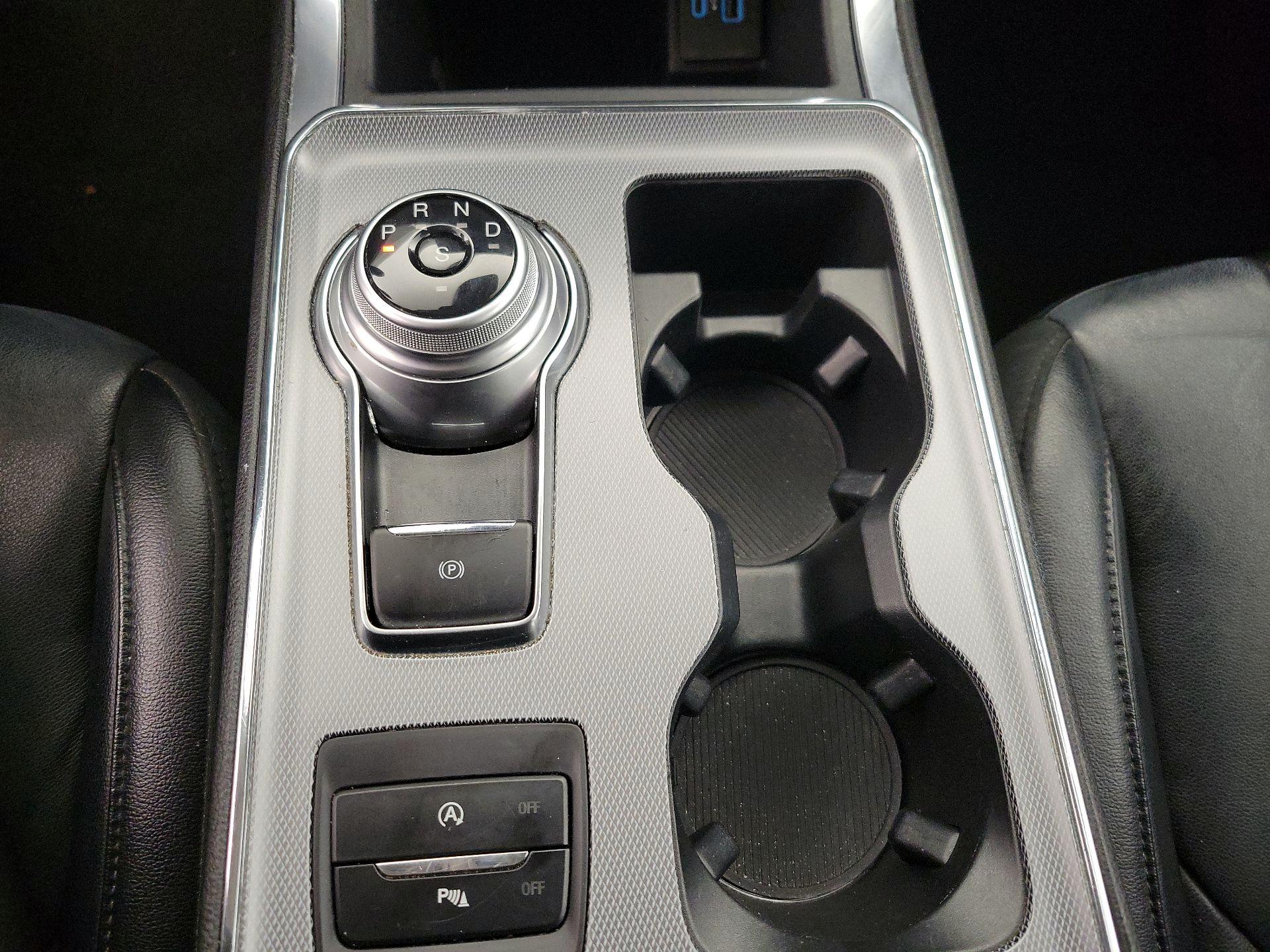 Thumbnail: 2022 Ford Edge - 17