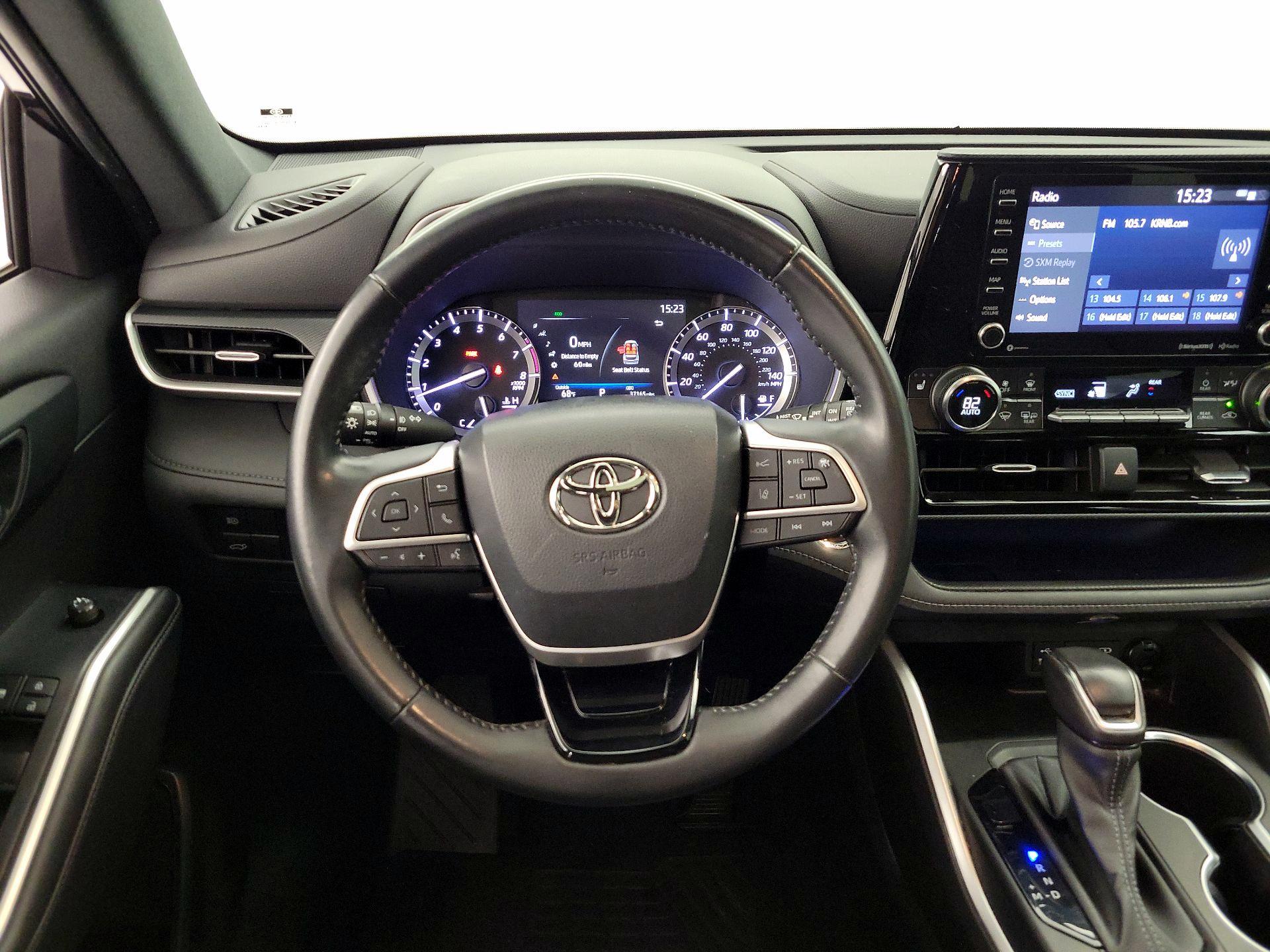 Thumbnail: 2022 Toyota Highlander - 10