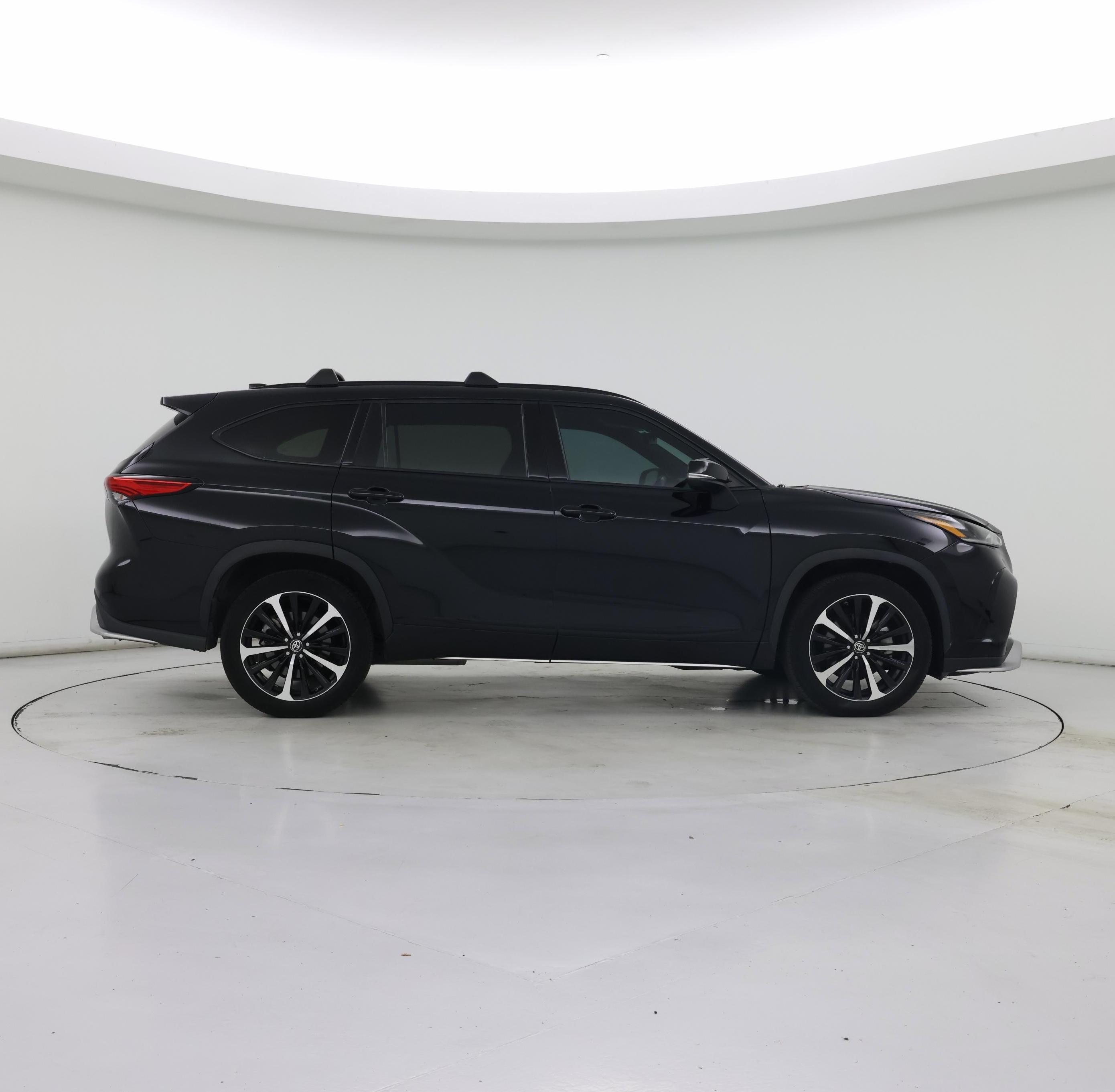 Thumbnail: 2022 Toyota Highlander - 7