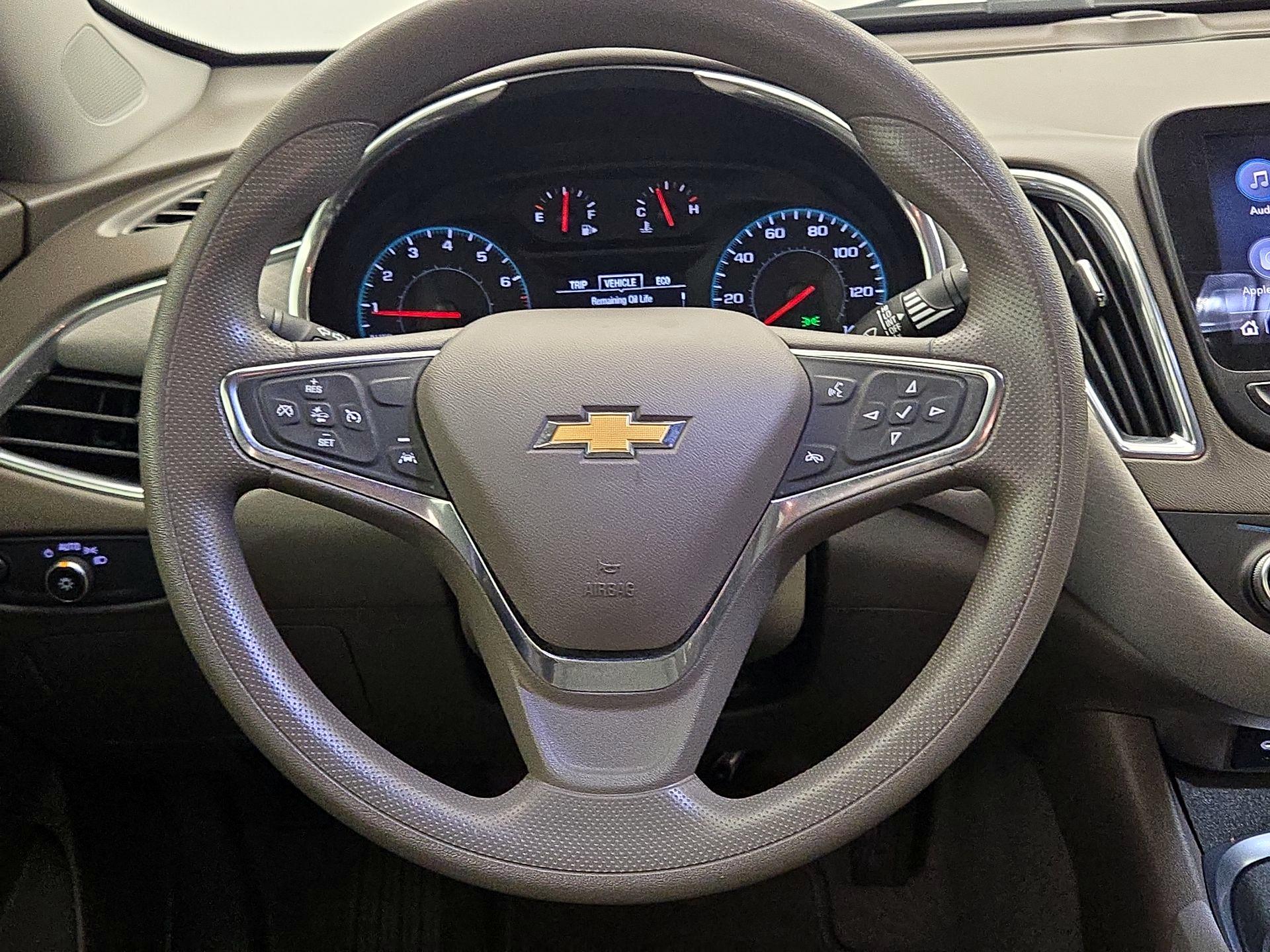 Thumbnail: 2021 Chevrolet Malibu - 10