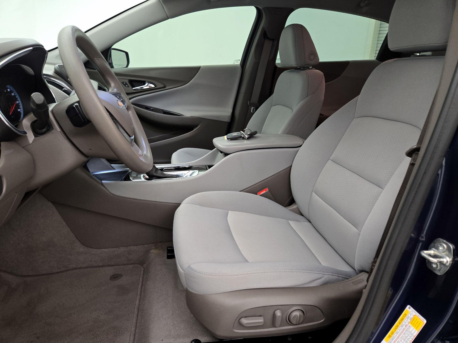 Thumbnail: 2021 Chevrolet Malibu - 11