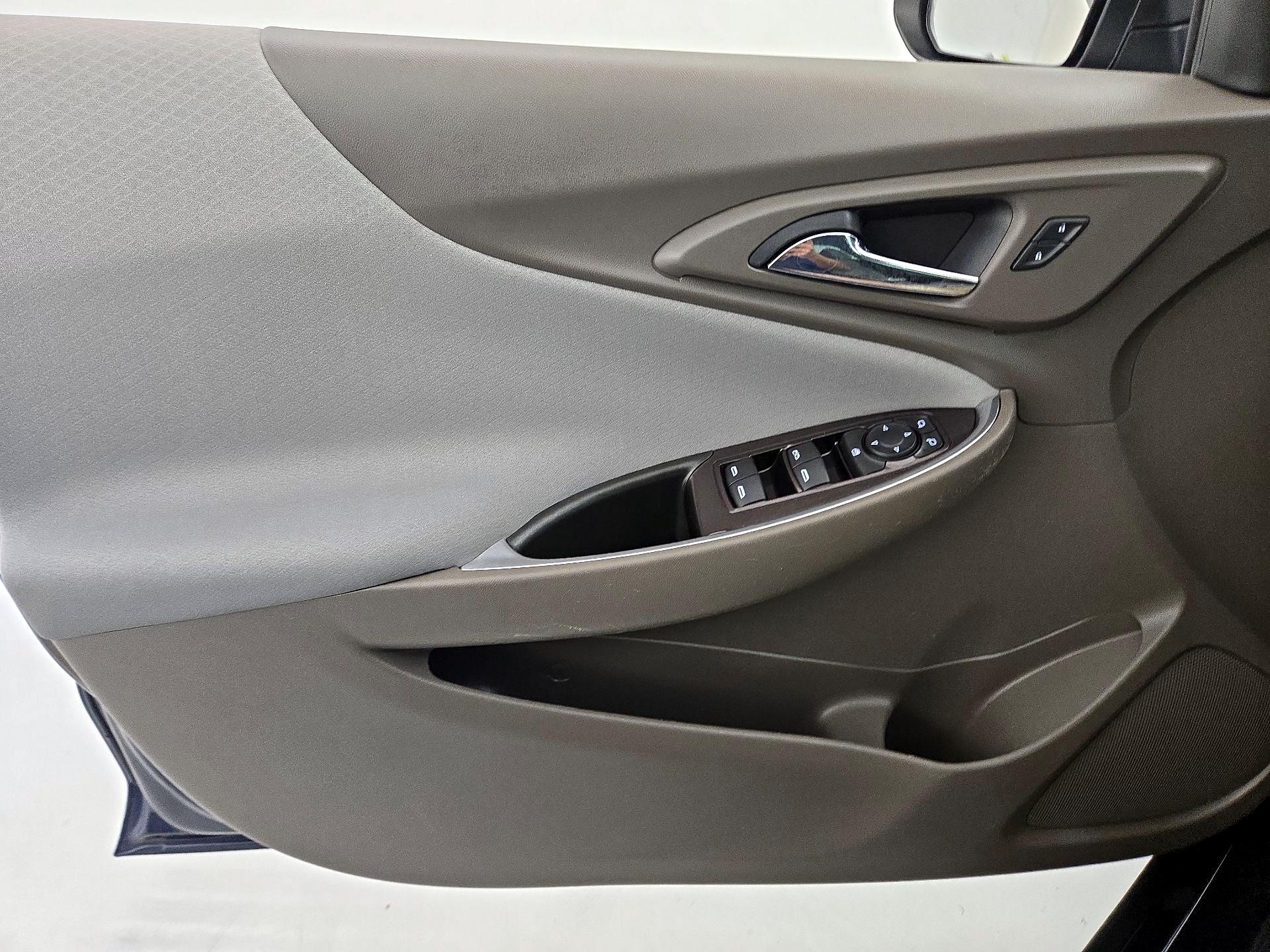 Thumbnail: 2021 Chevrolet Malibu - 12
