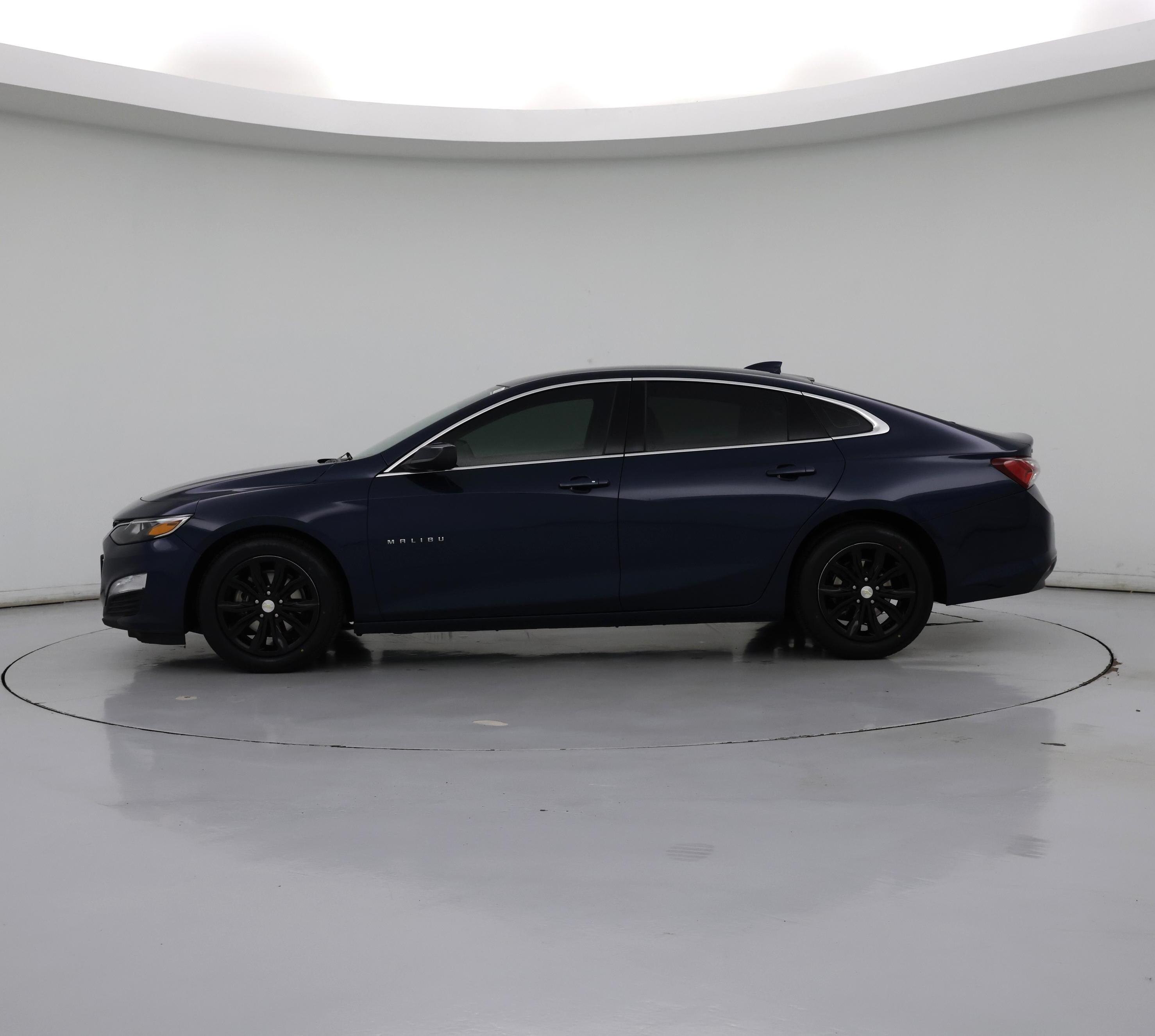 Thumbnail: 2021 Chevrolet Malibu - 3