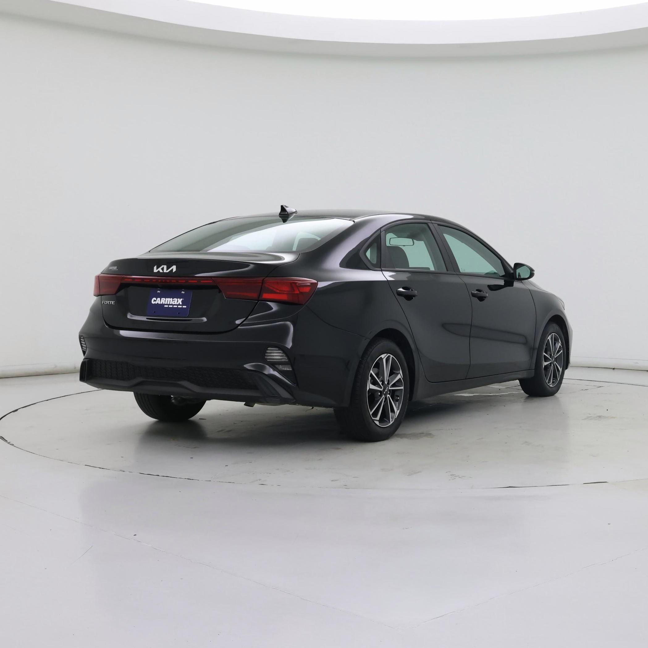 Thumbnail: 2024 Kia Forte - 8