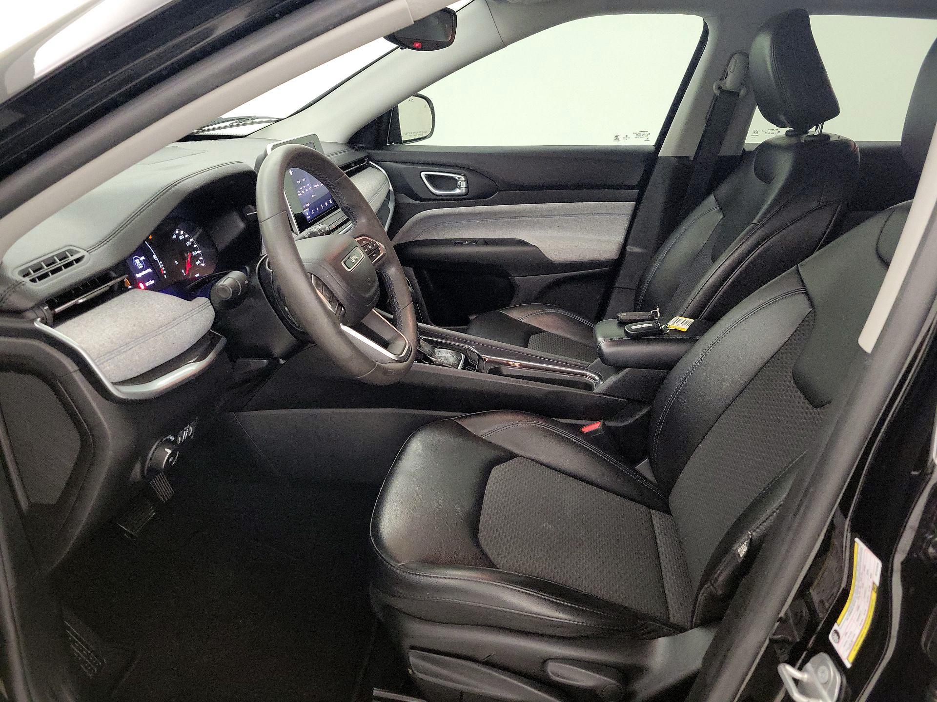 Thumbnail: 2022 Jeep Compass - 11