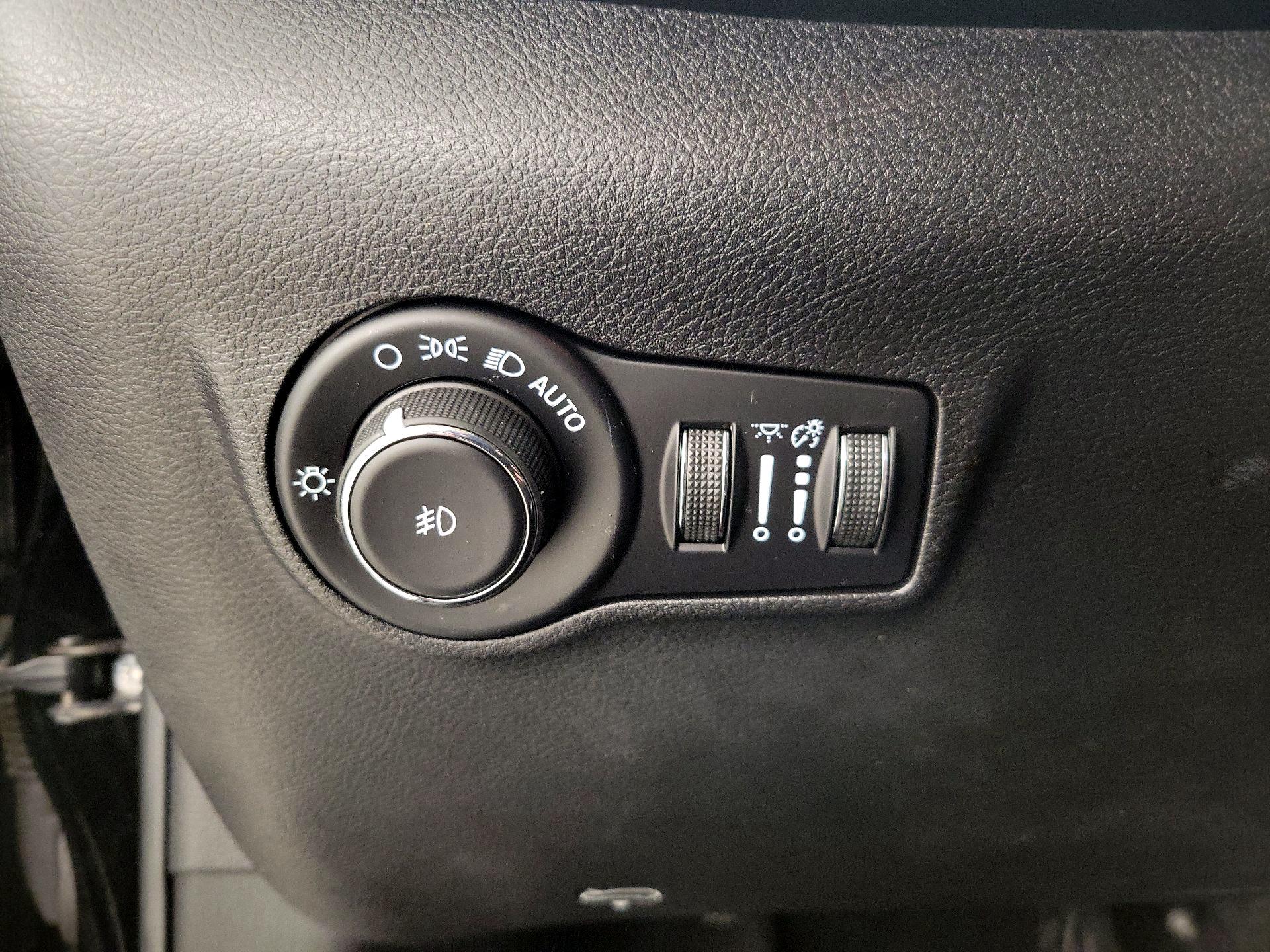 Thumbnail: 2022 Jeep Compass - 13