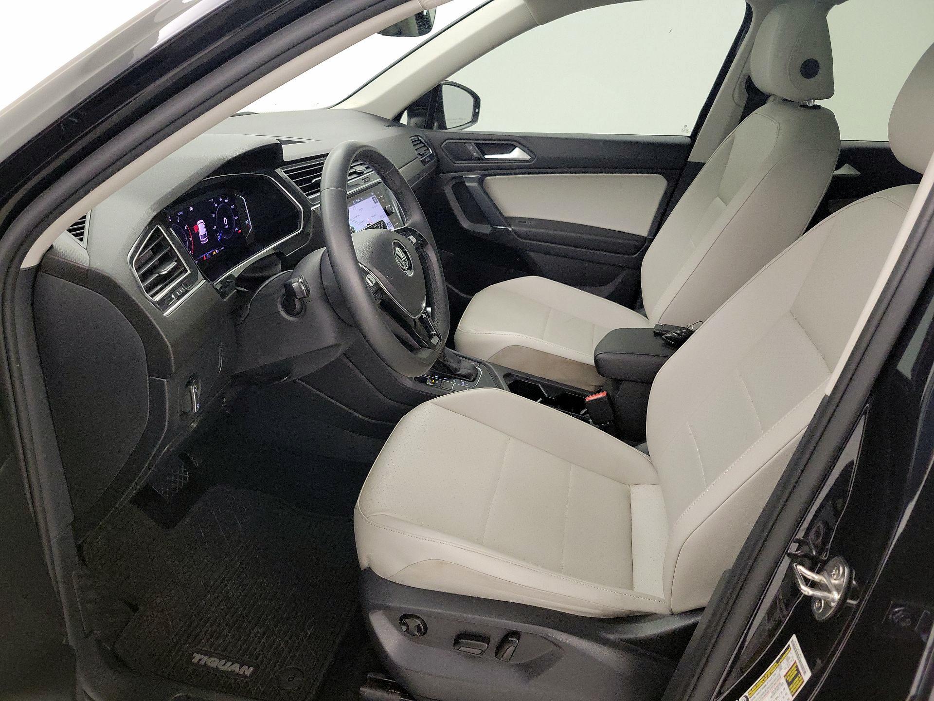 Thumbnail: 2020 Volkswagen Tiguan - 11
