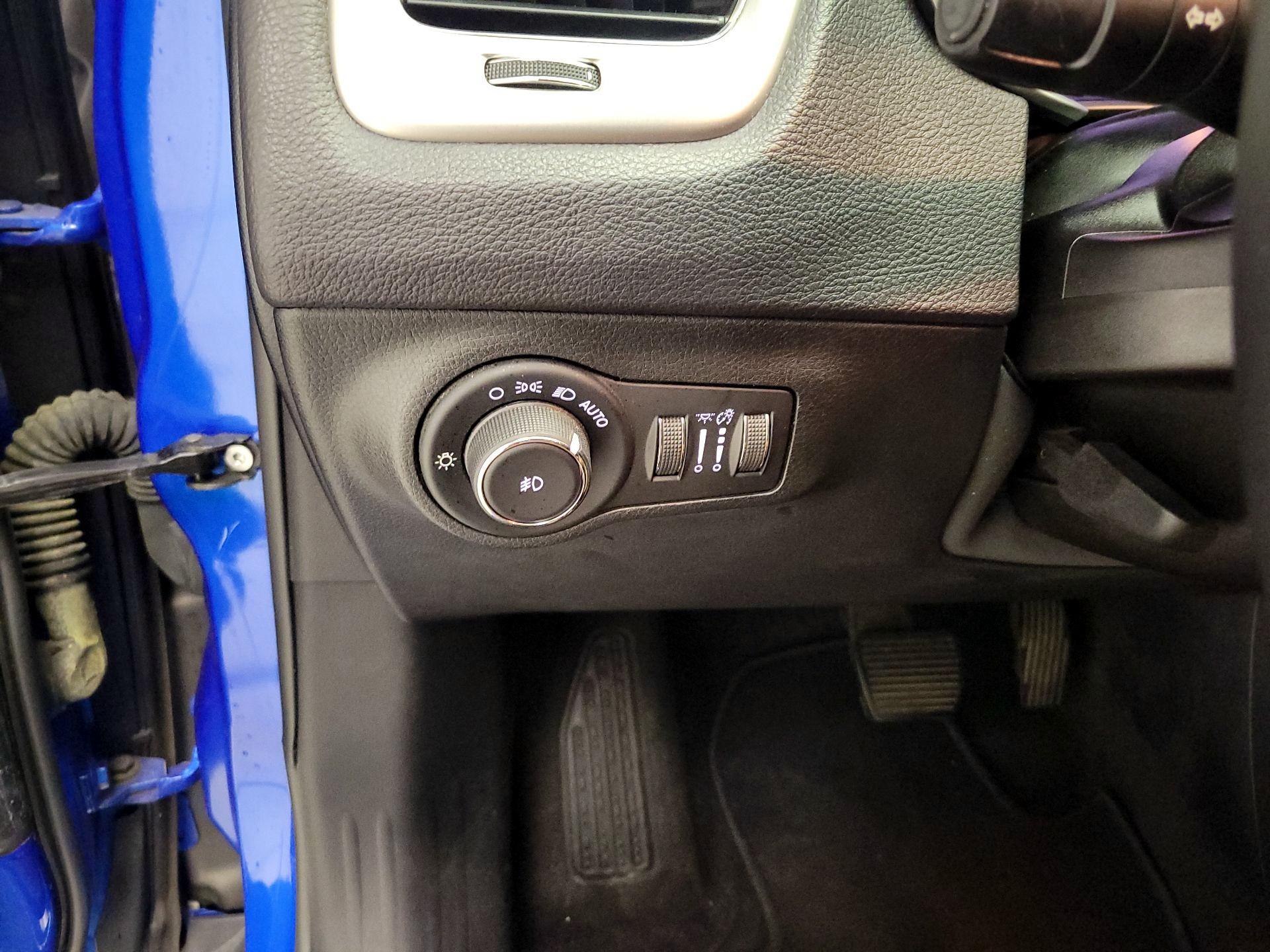 Thumbnail: 2017 Jeep Compass - 13