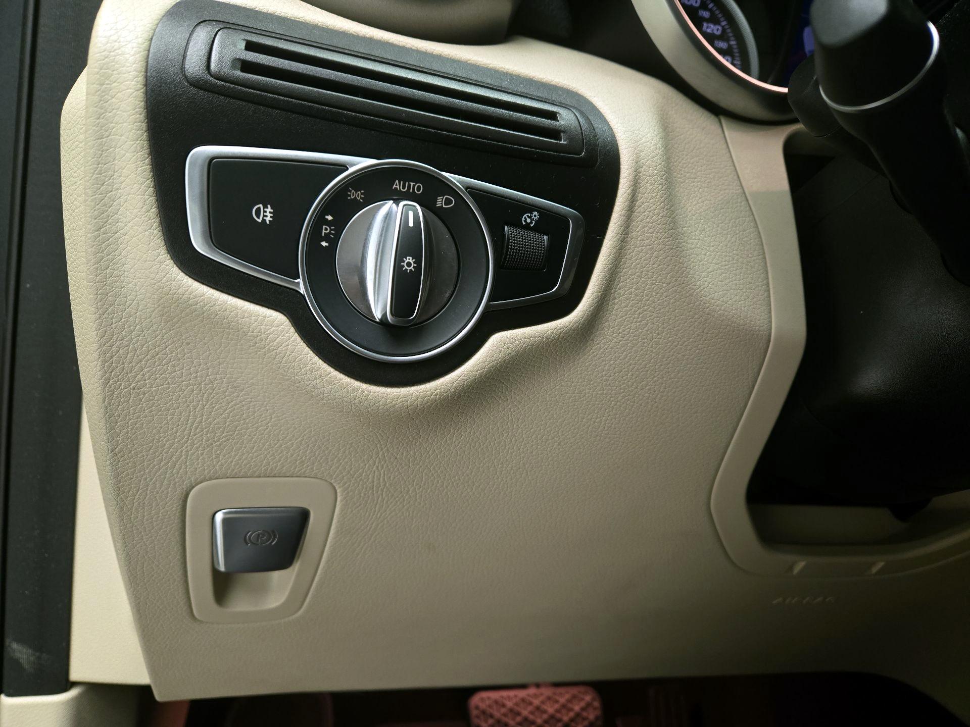 Thumbnail: 2018 Mercedes-Benz GLC - 13