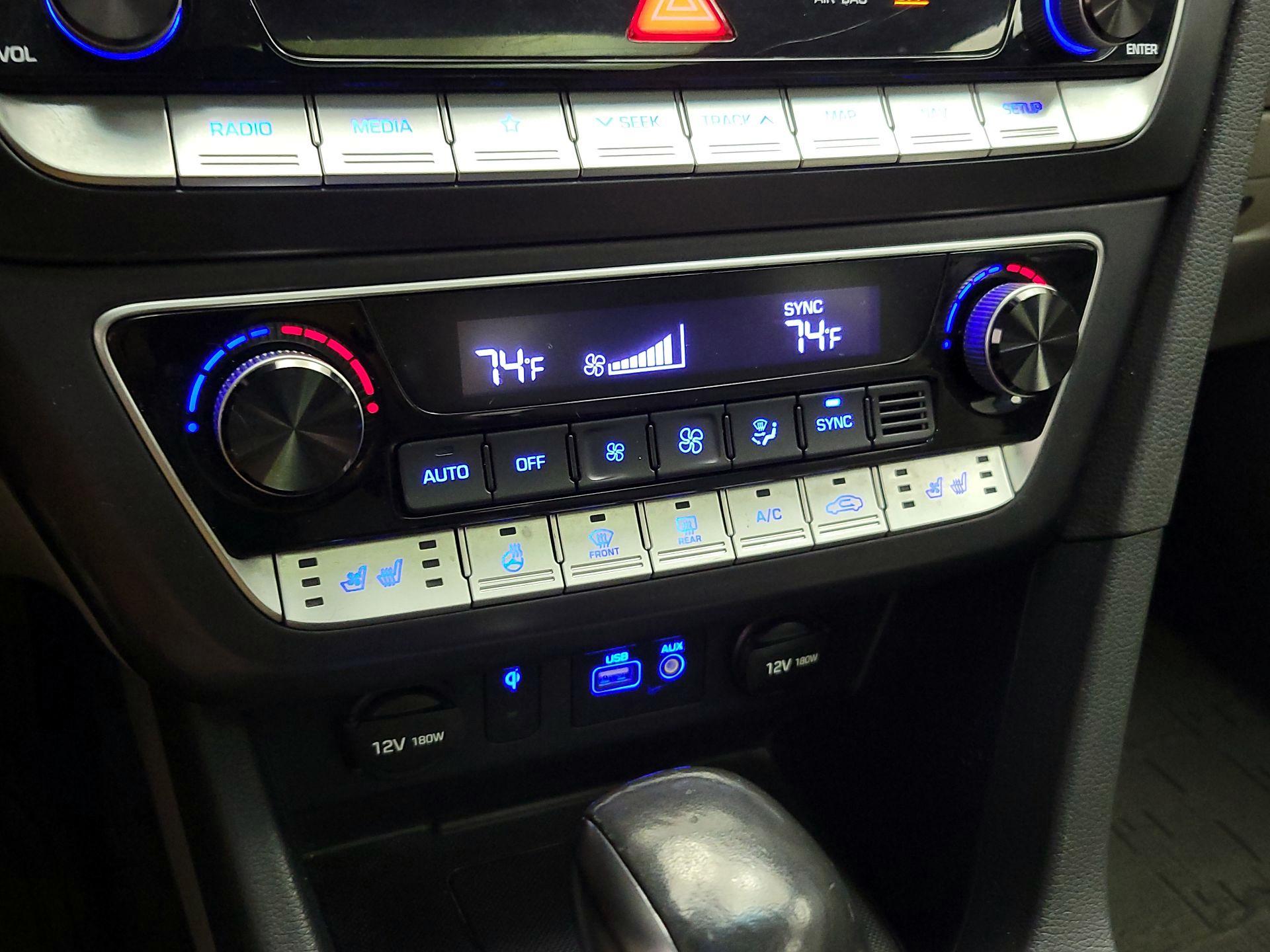 Thumbnail: 2019 Hyundai Sonata - 17