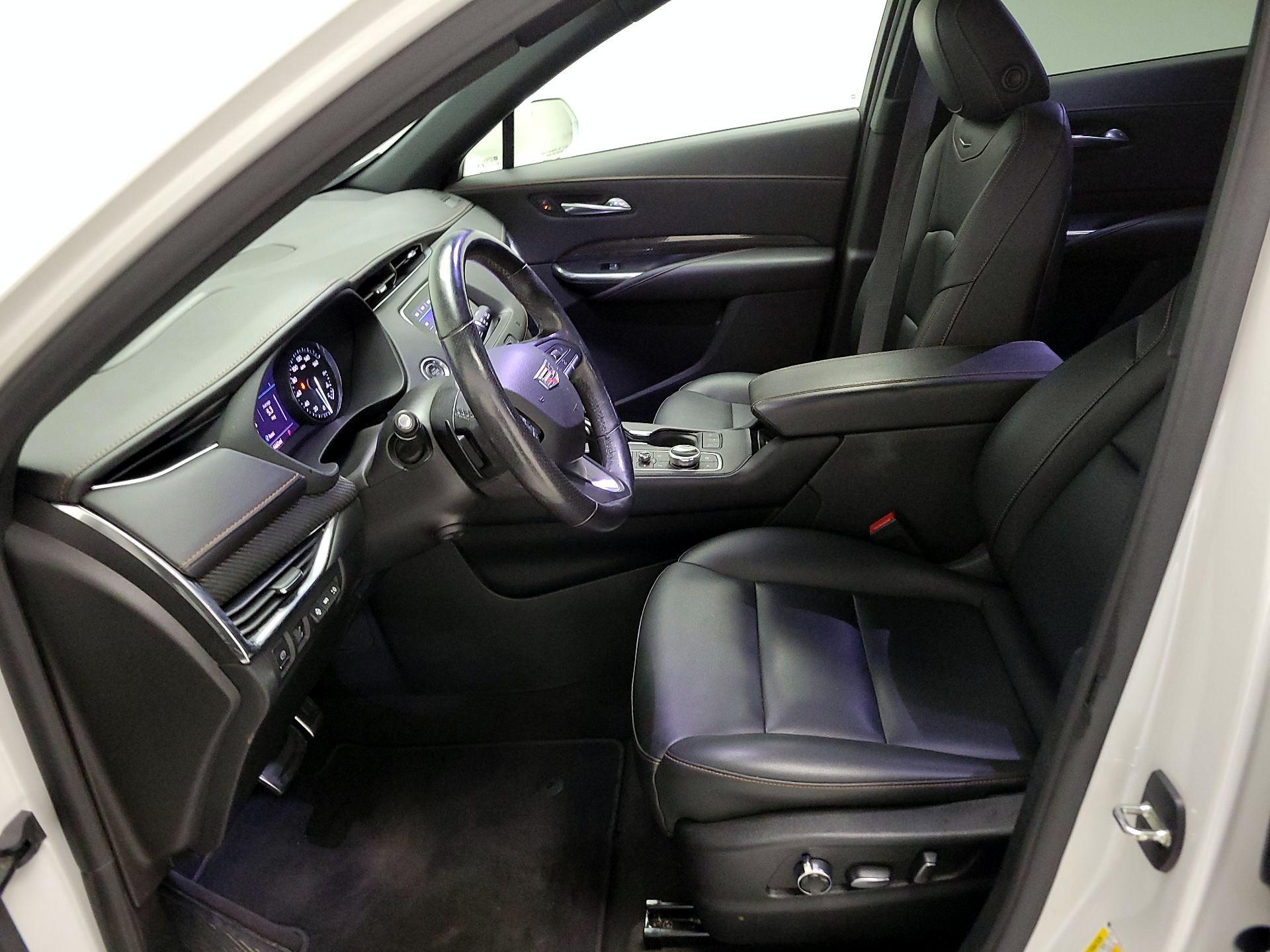 Thumbnail: 2020 Cadillac XT4 - 11