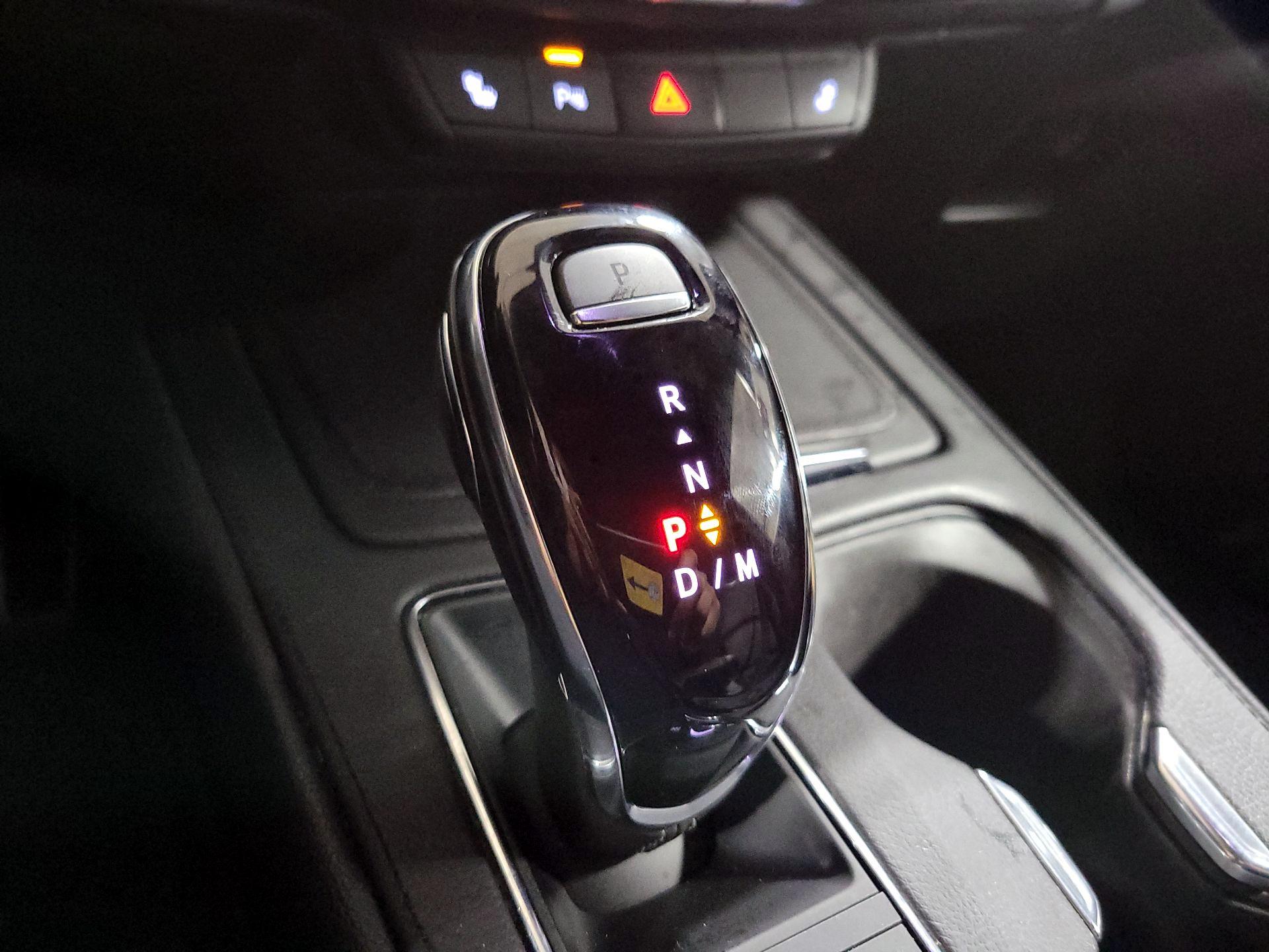 Thumbnail: 2020 Cadillac XT4 - 16