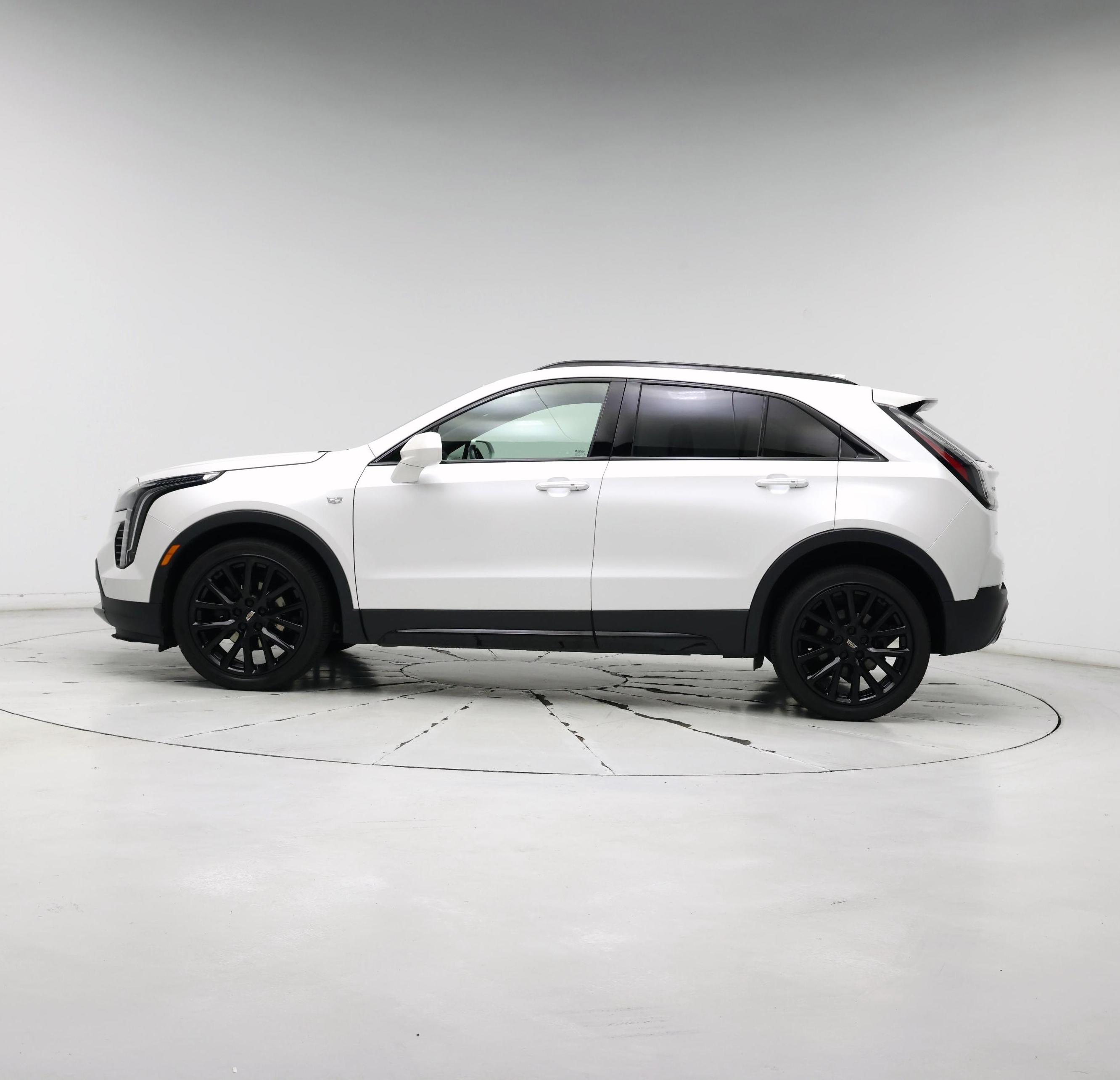 Thumbnail: 2020 Cadillac XT4 - 3