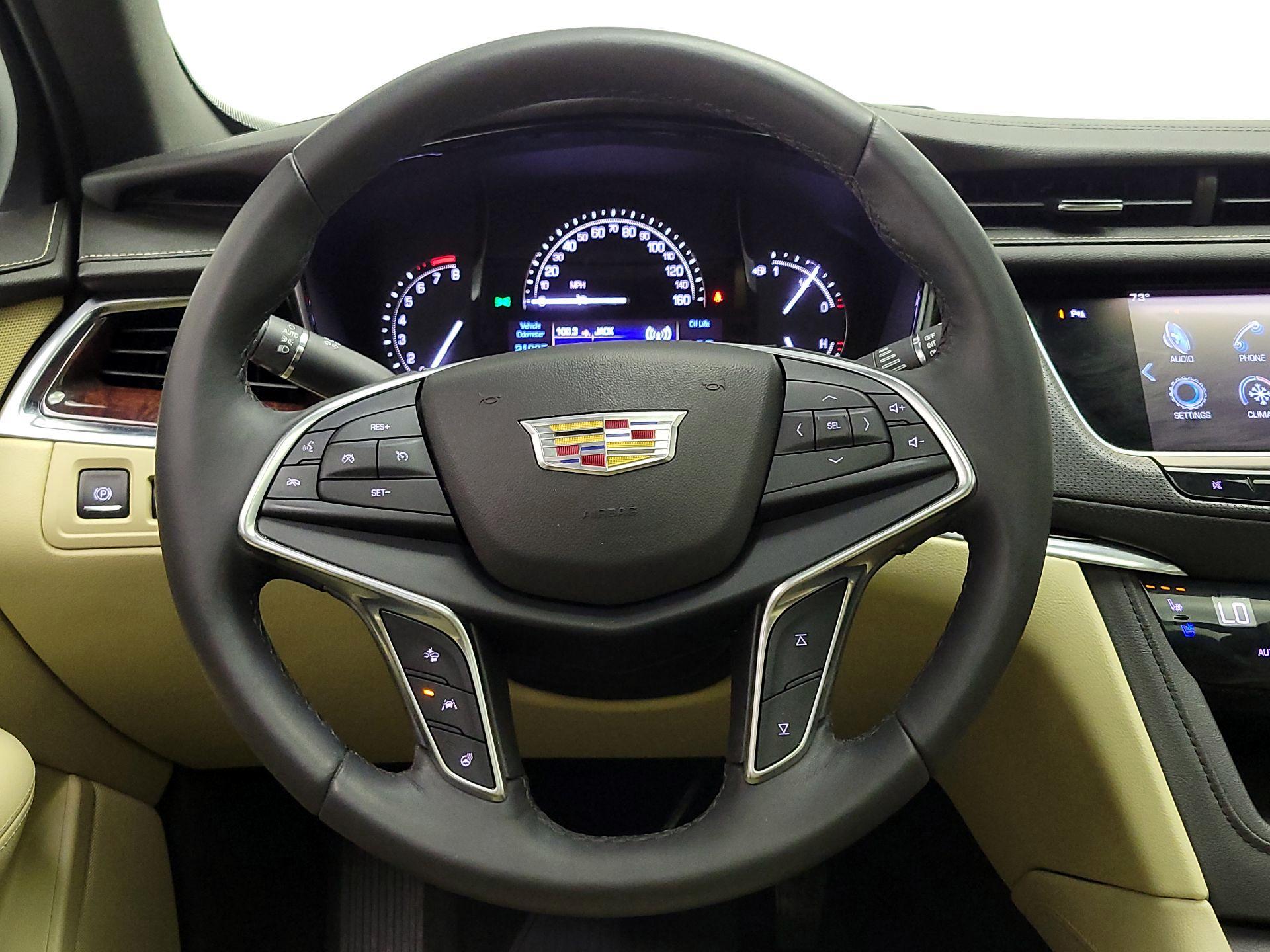 Thumbnail: 2018 Cadillac XT5 - 10