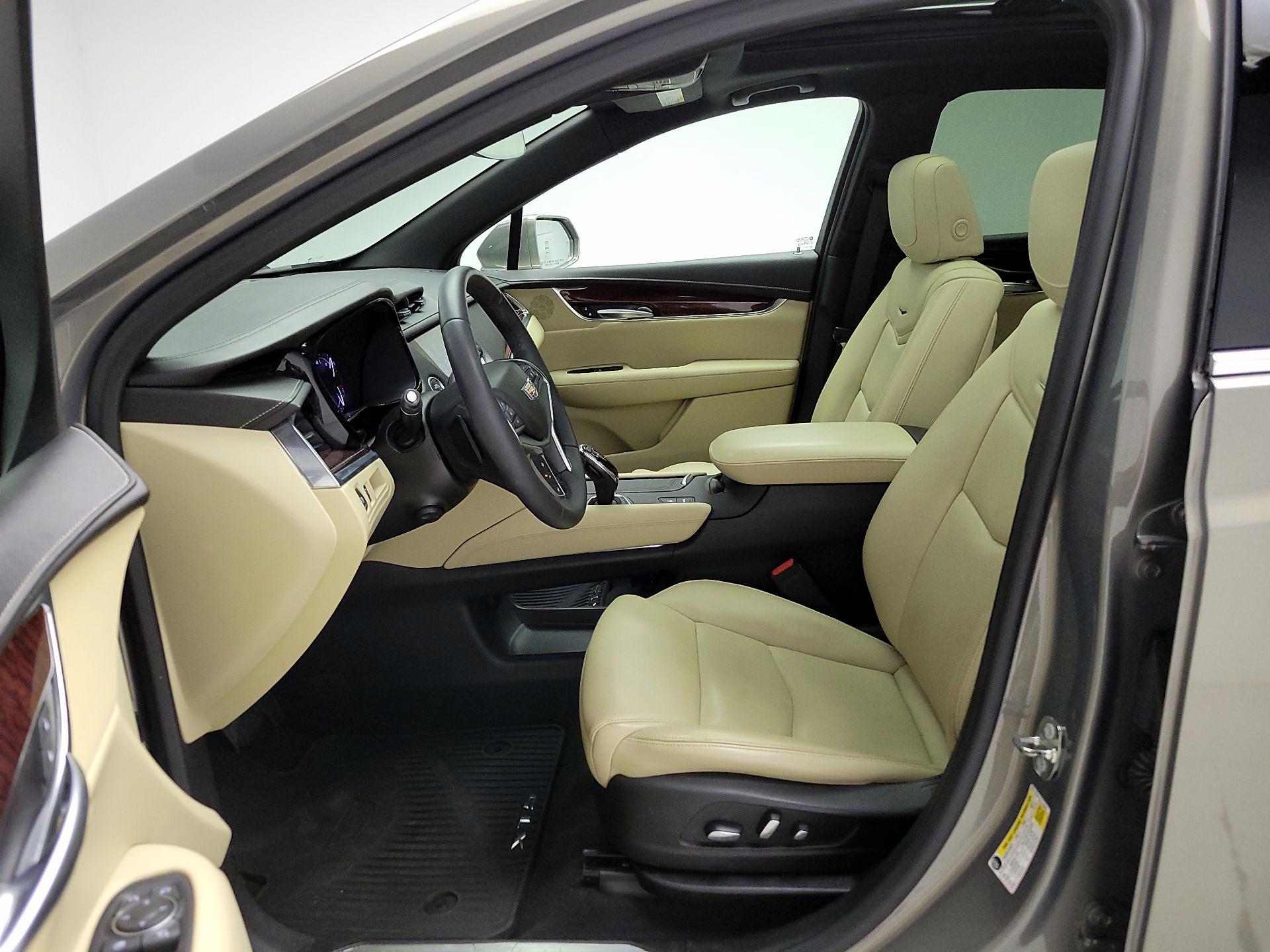 Thumbnail: 2018 Cadillac XT5 - 11