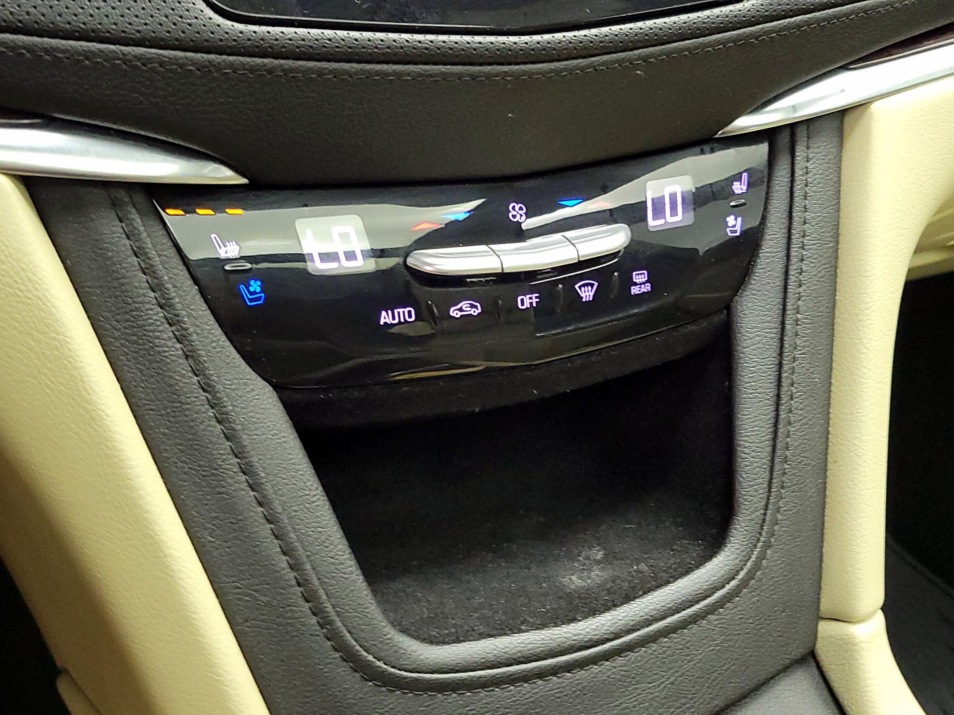 Thumbnail: 2018 Cadillac XT5 - 17