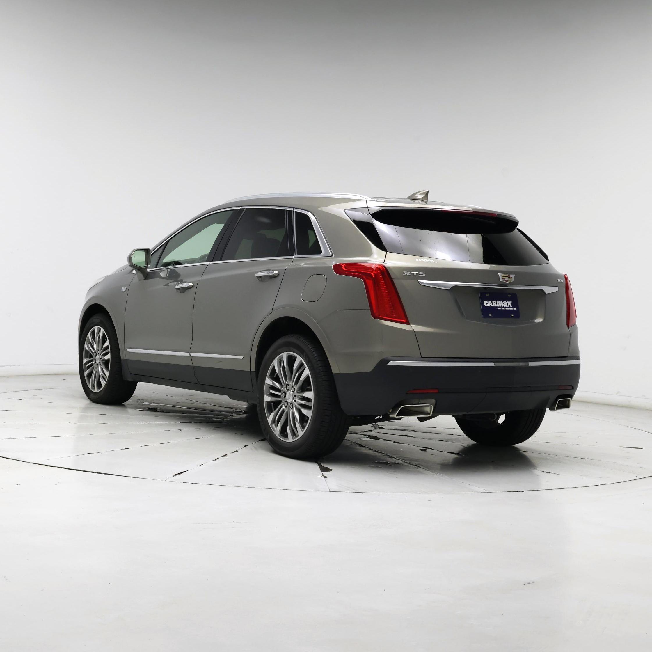Thumbnail: 2018 Cadillac XT5 - 2