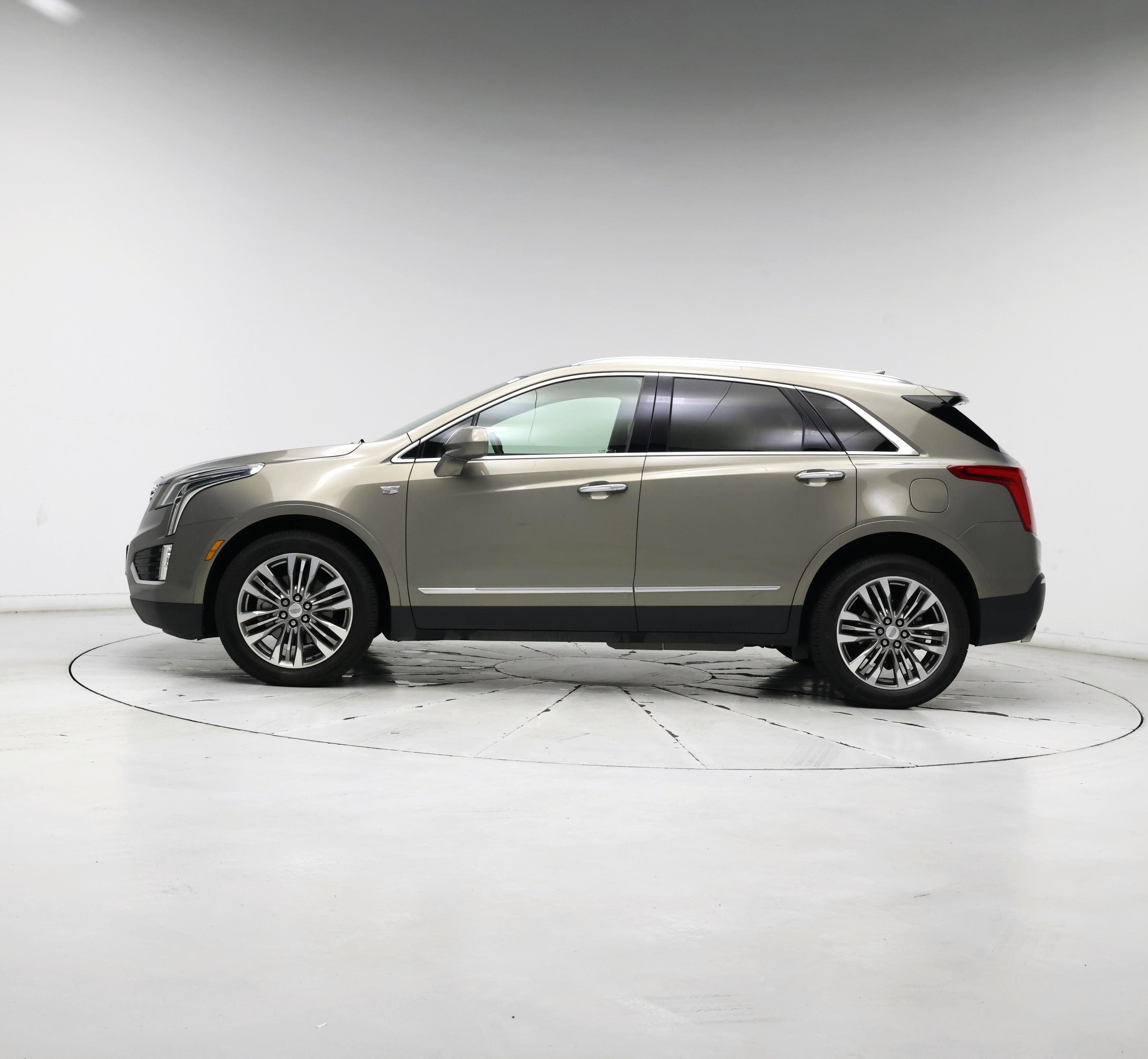 Thumbnail: 2018 Cadillac XT5 - 3