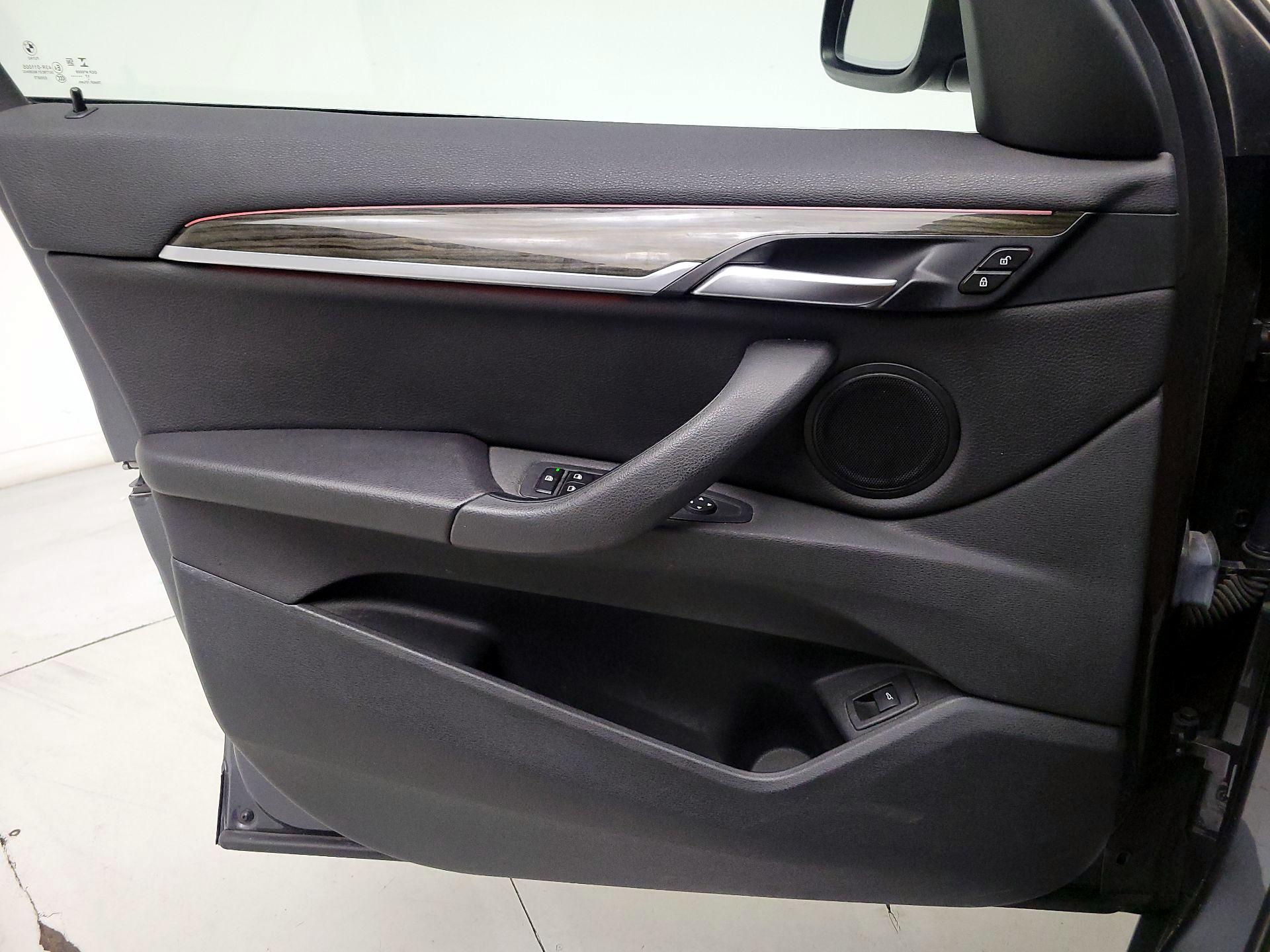 Thumbnail: 2018 BMW X1 - 12