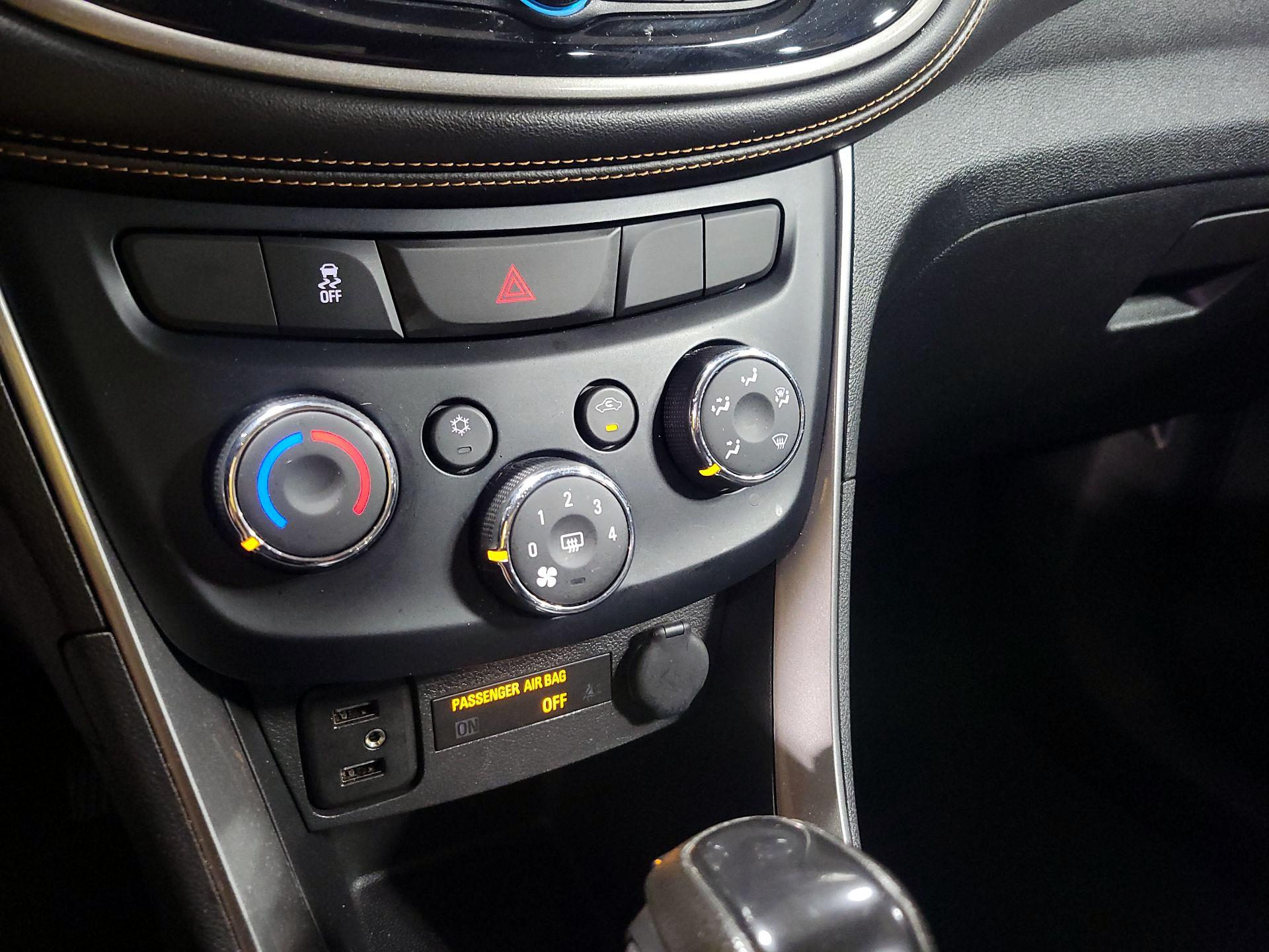 Thumbnail: 2020 Chevrolet Trax - 15