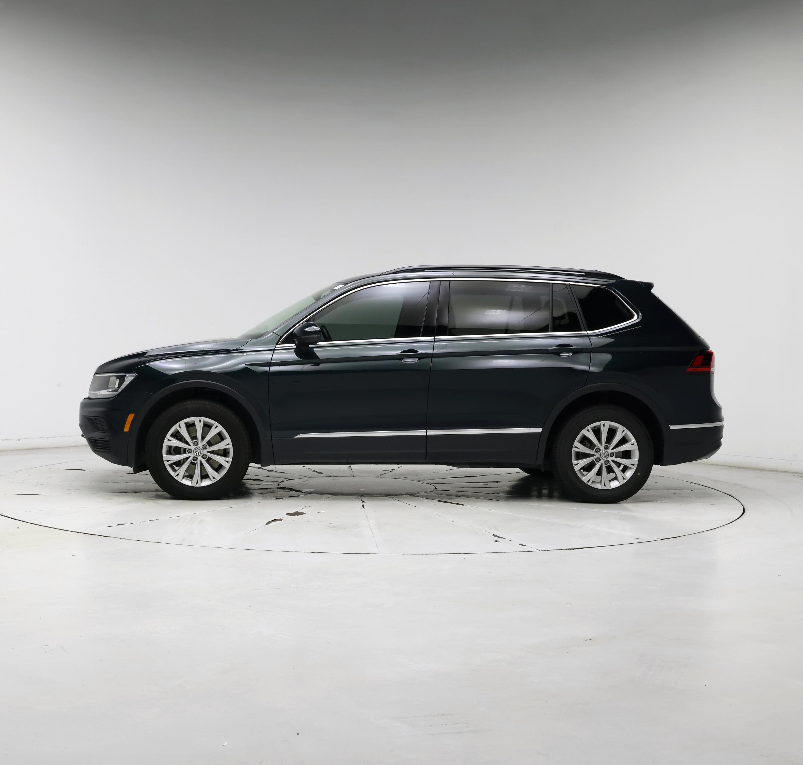 Thumbnail: 2018 Volkswagen Tiguan - 3