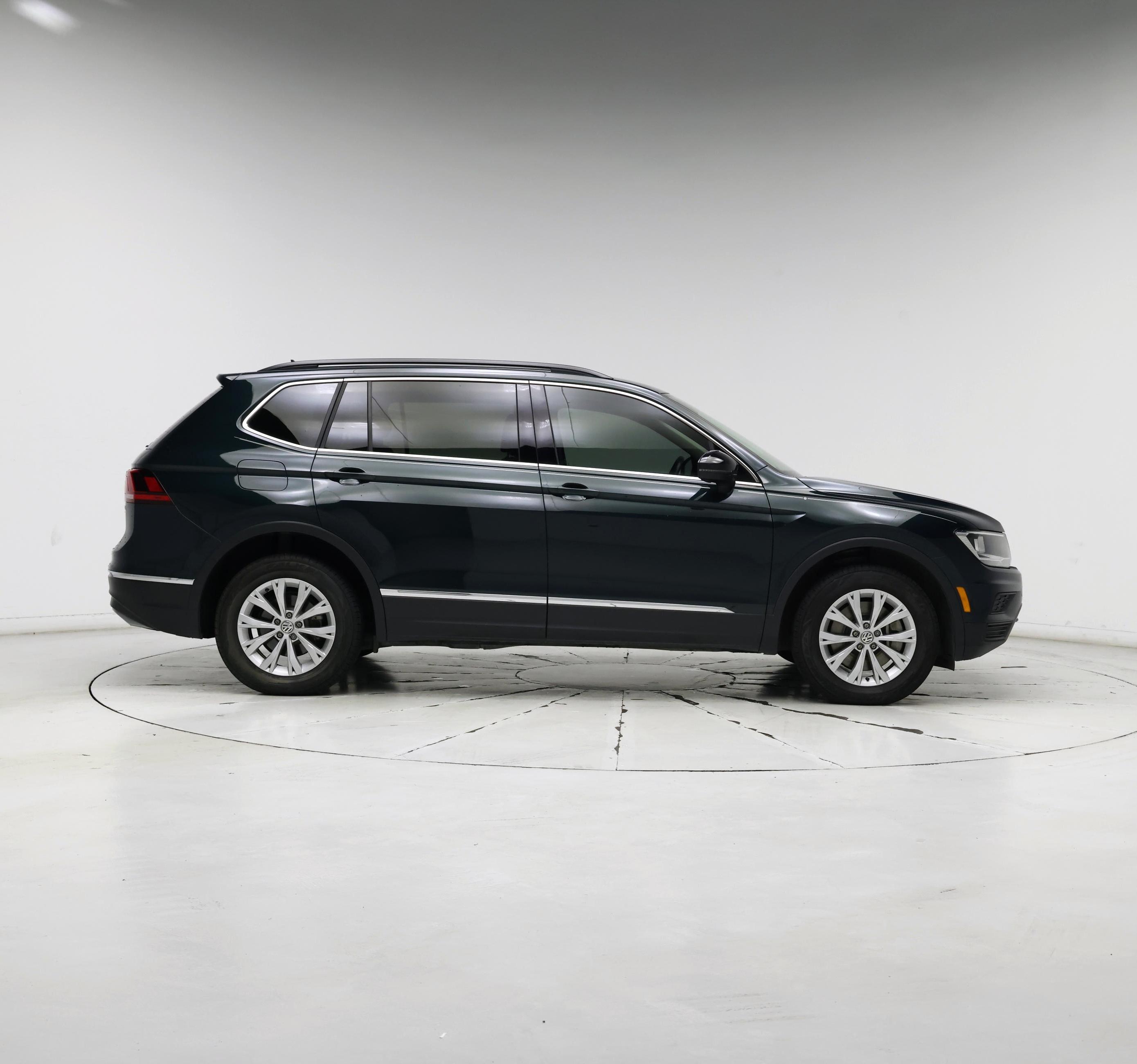 Thumbnail: 2018 Volkswagen Tiguan - 7