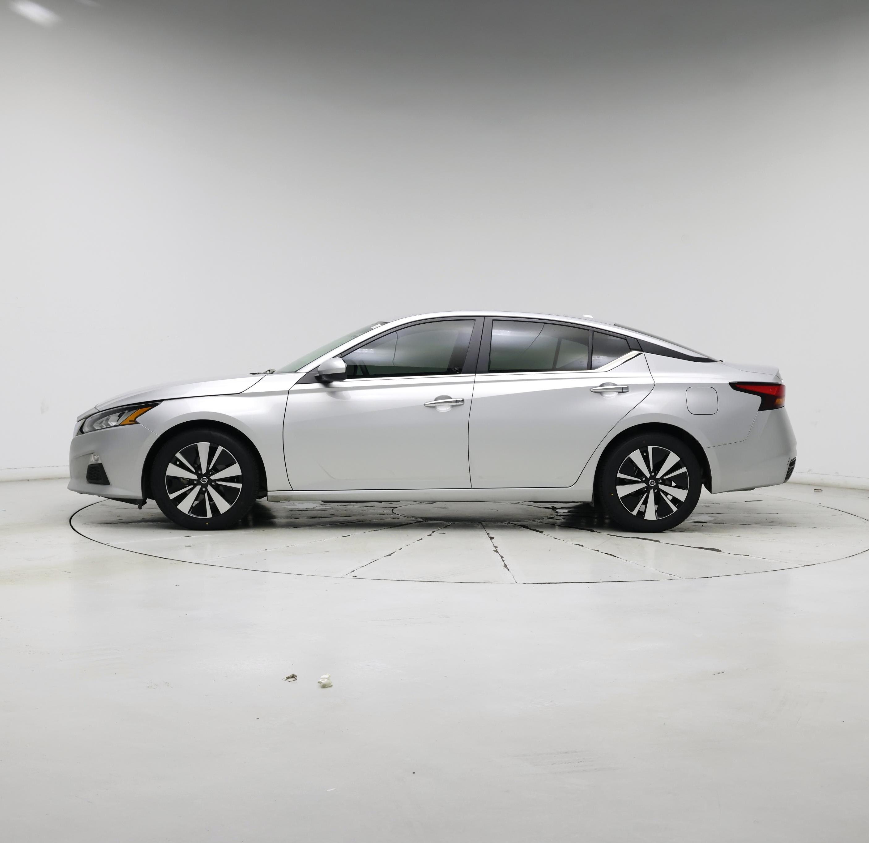 Thumbnail: 2021 Nissan Altima - 3