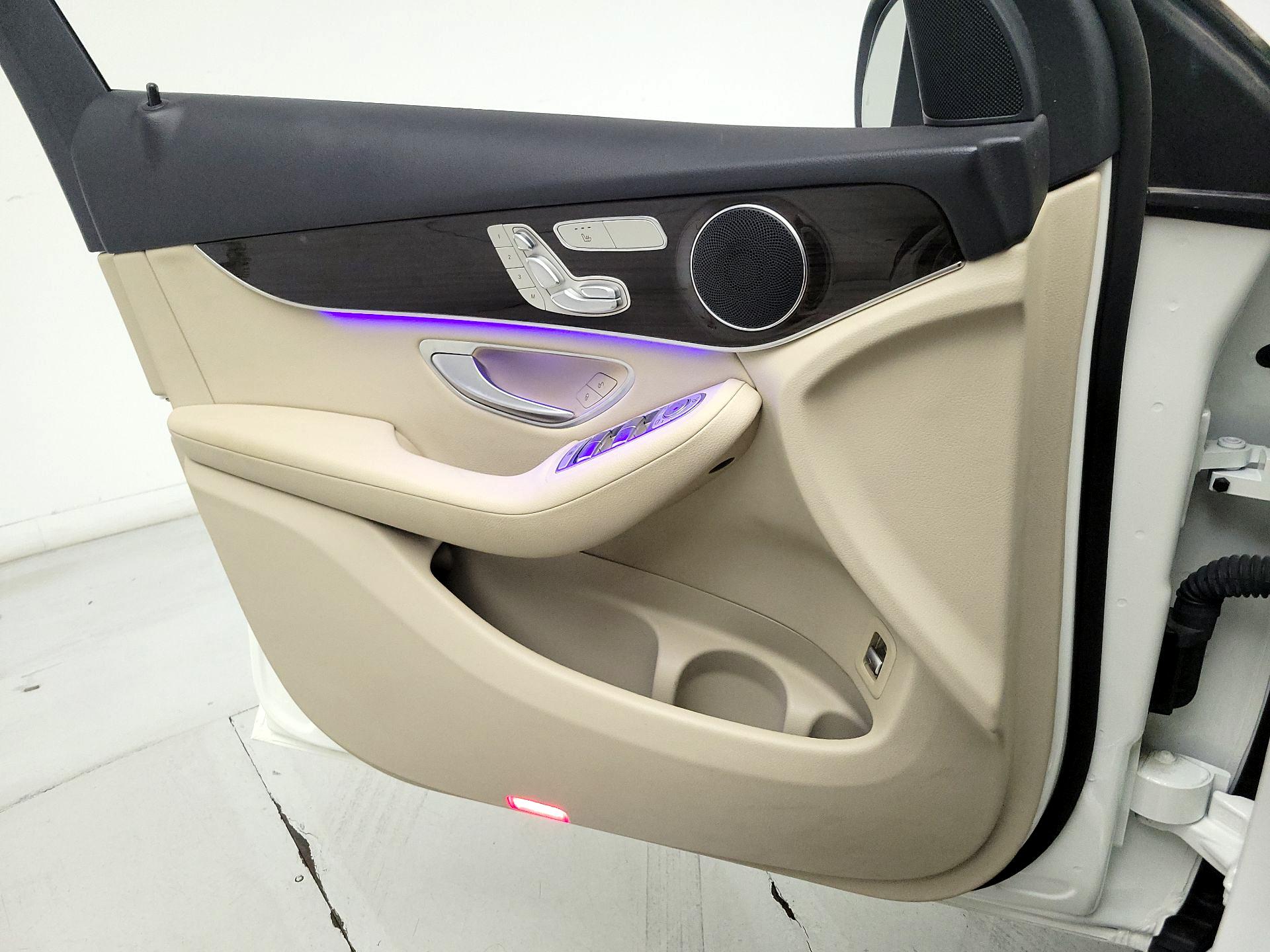 Thumbnail: 2022 Mercedes-Benz GLC - 12