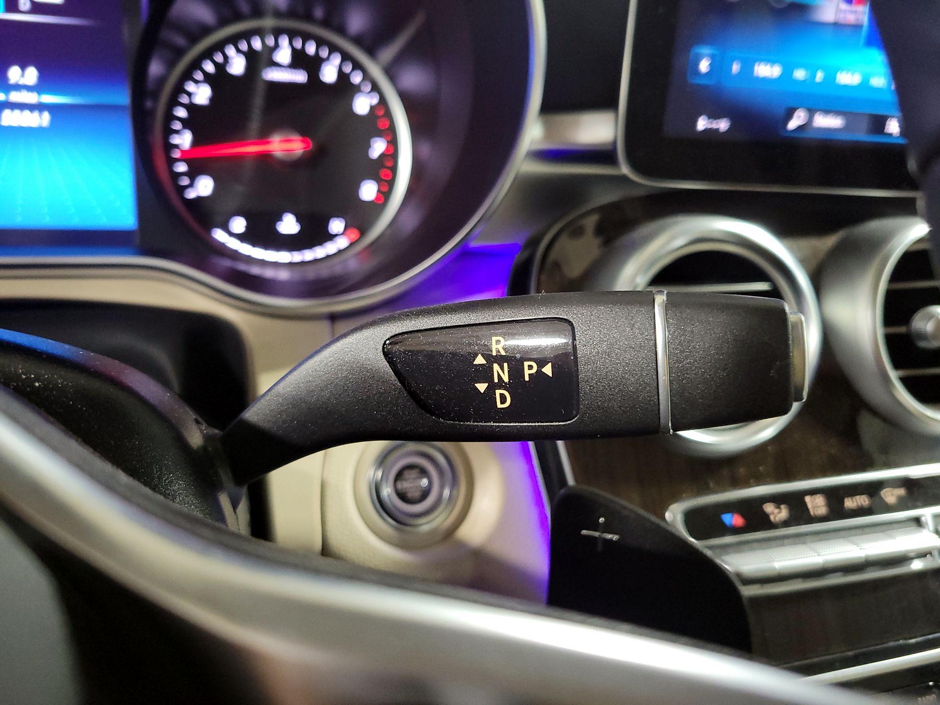 Thumbnail: 2022 Mercedes-Benz GLC - 16