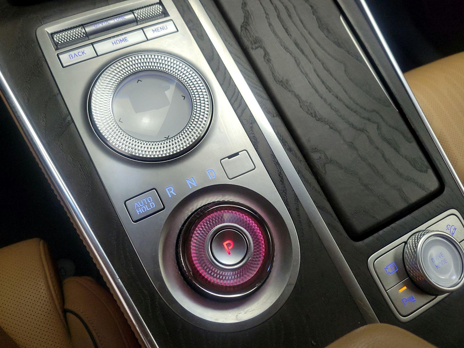 Thumbnail: 2021 Genesis GV80 - 18