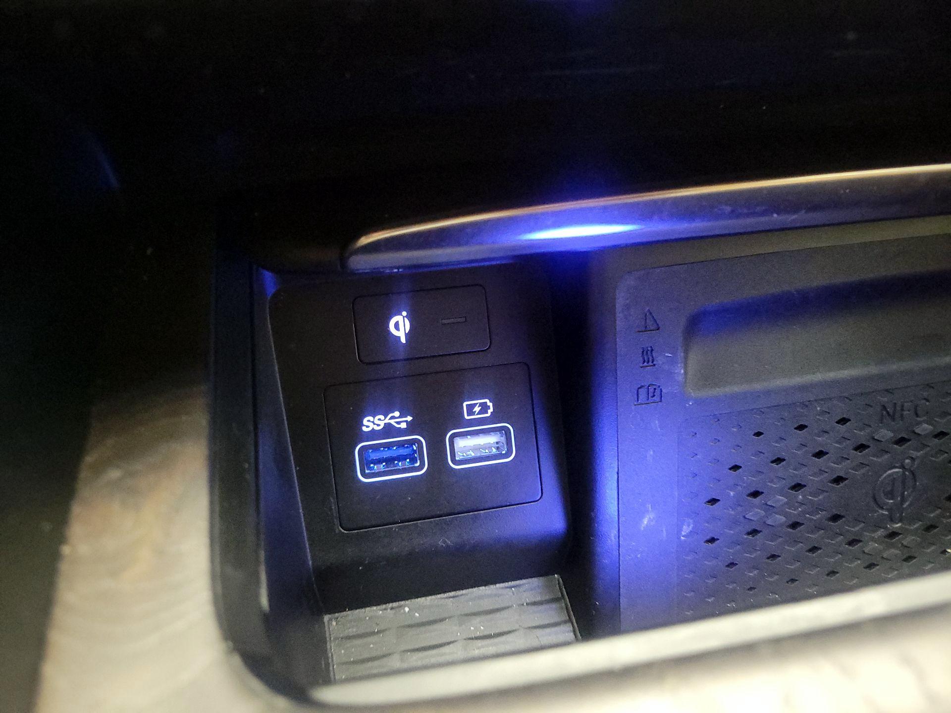 Thumbnail: 2021 Genesis GV80 - 19