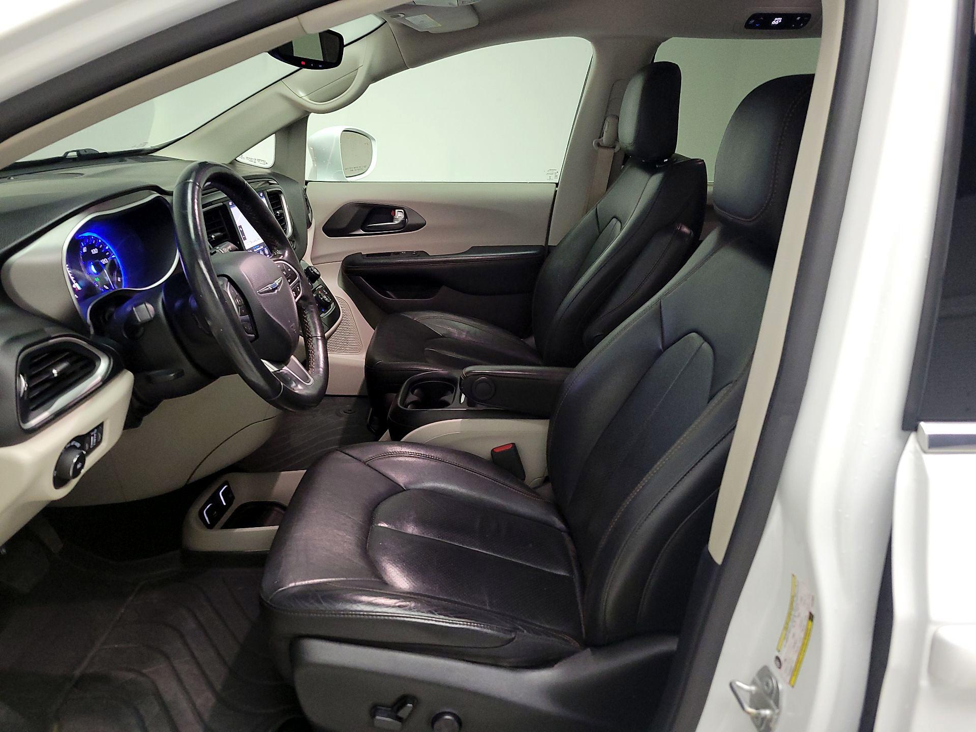 Thumbnail: 2020 Chrysler Pacifica - 11